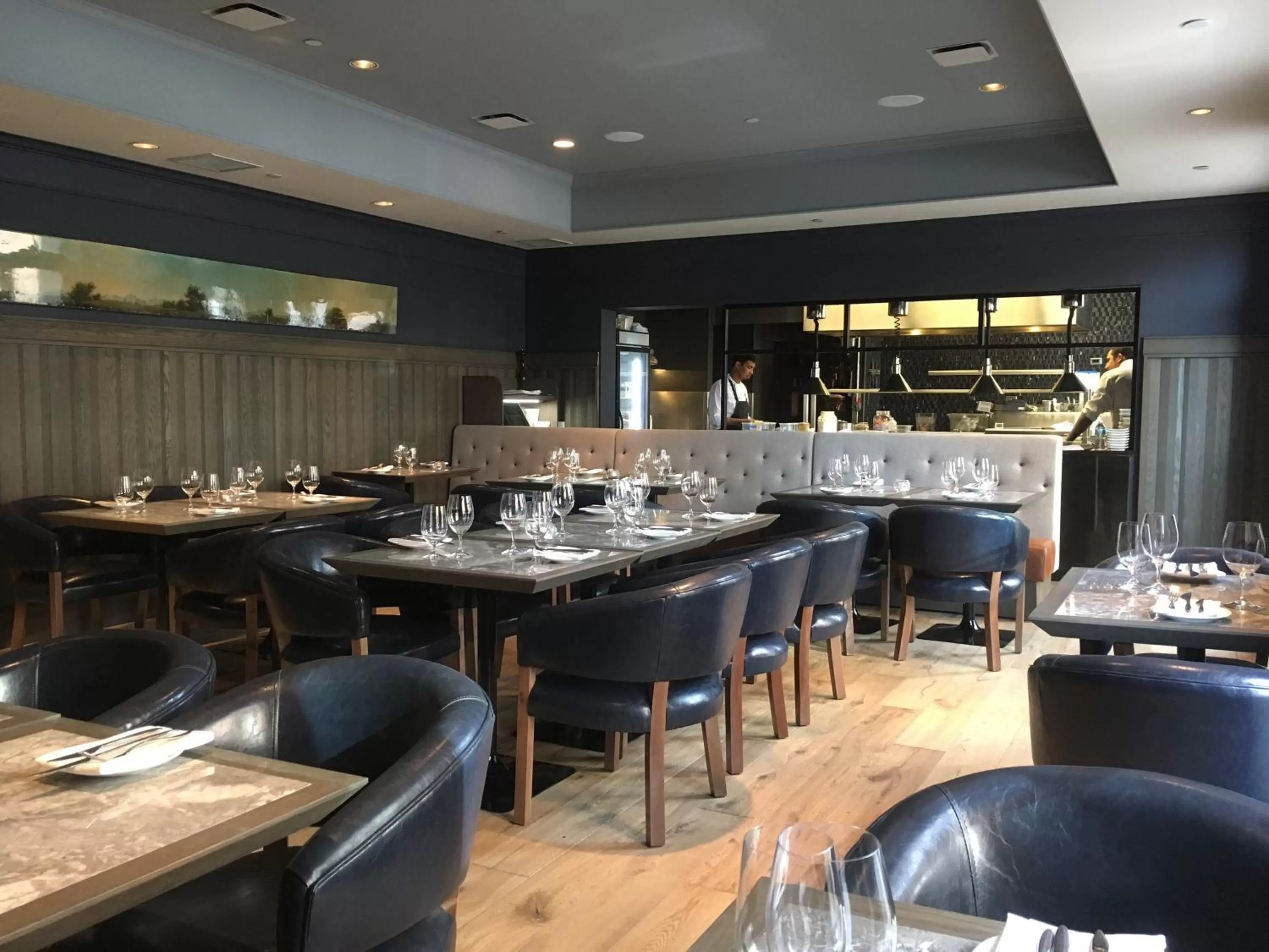 Restaurant/places to eat in Hotel Arts Kensington