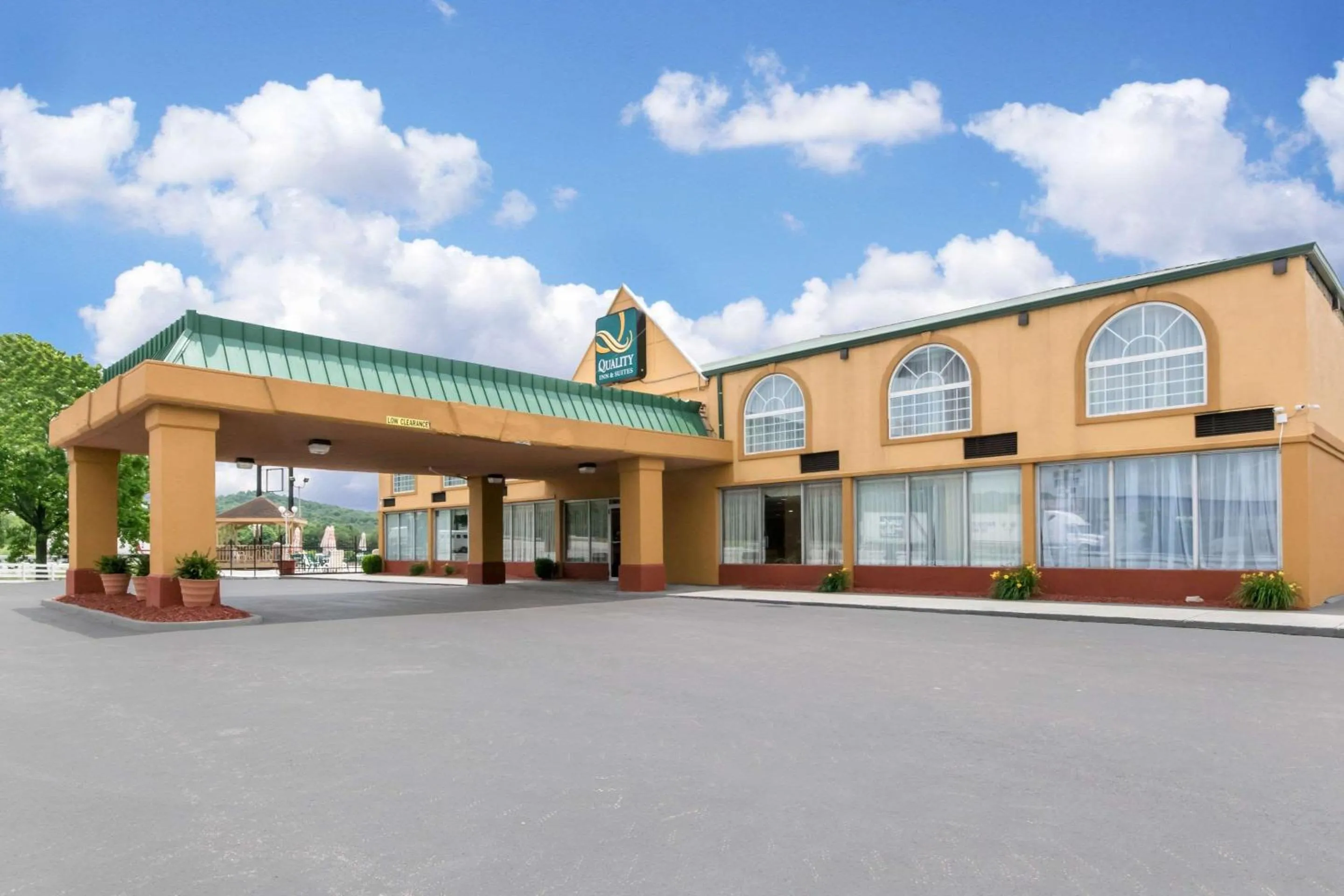 Property building in Quality Inn & Suites Horse Cave - Cave City