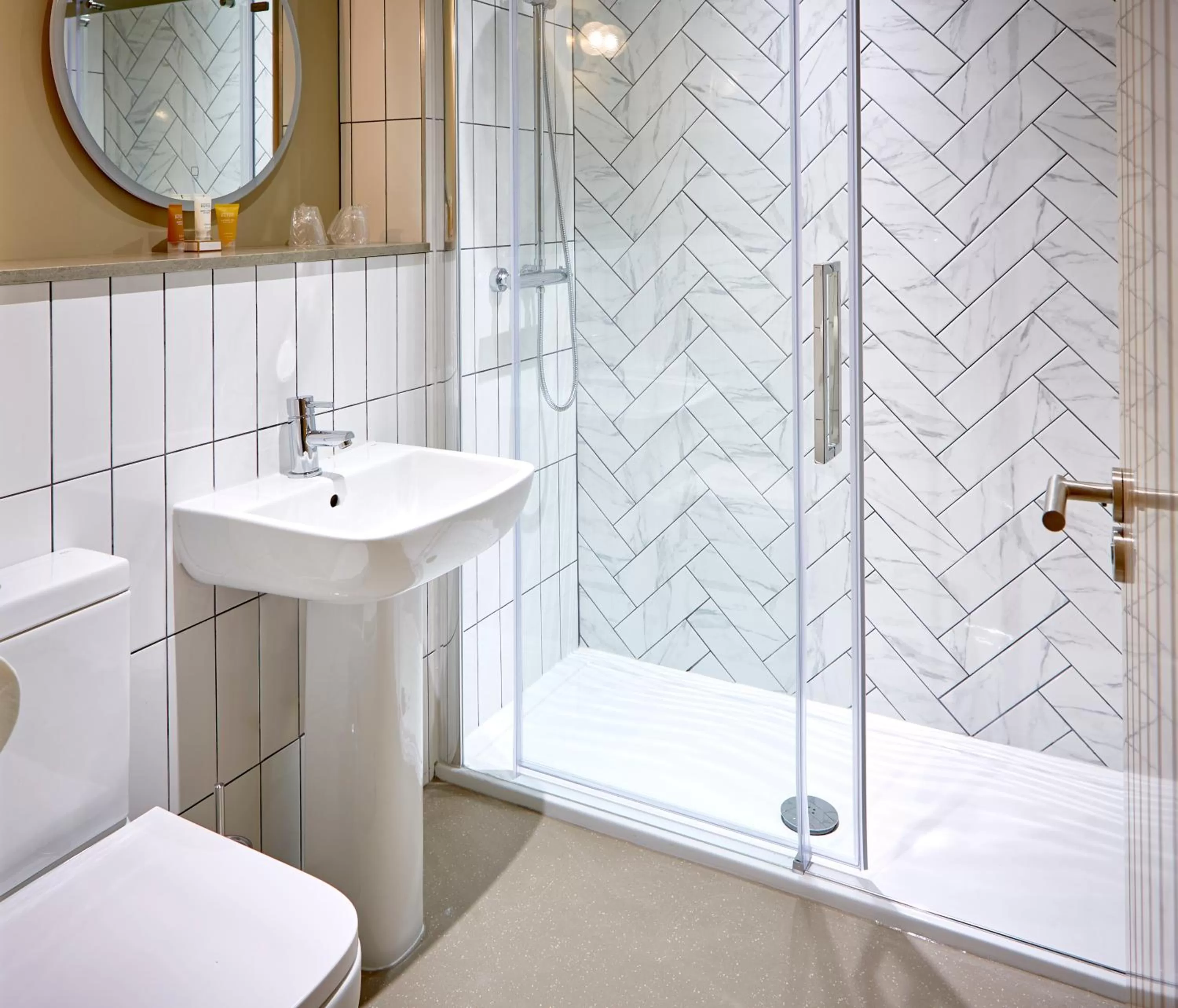 Shower in The Belmore