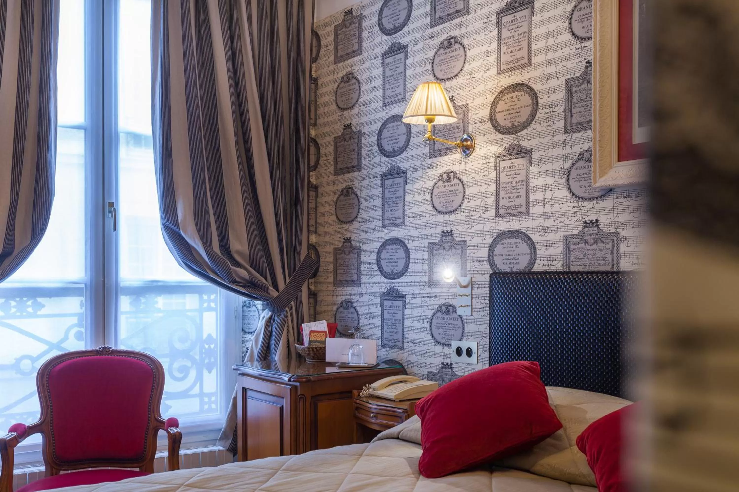 Decorative detail, Bed in Grand Hôtel de L'Univers Saint-Germain