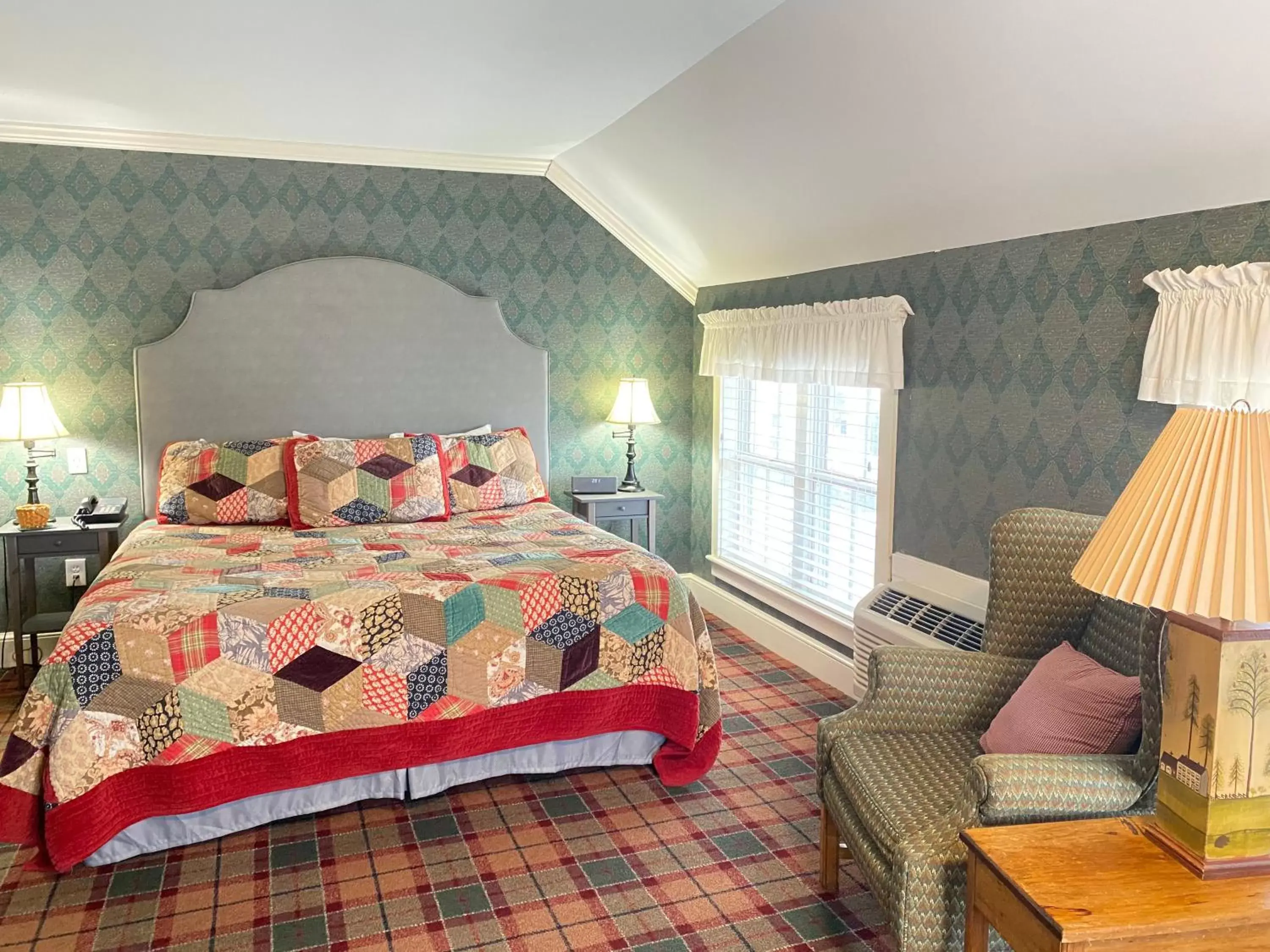 King Room with Spa Bath in Harbor House Inn King Room with Spa Bath in Harbor House Inn