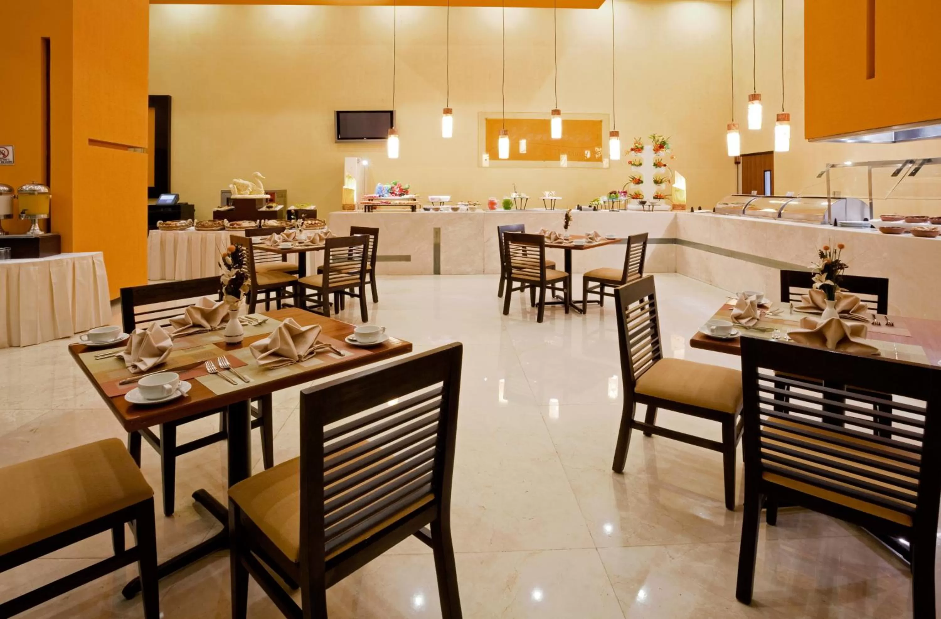 Restaurant/places to eat in Holiday Inn Puebla Finsa by IHG