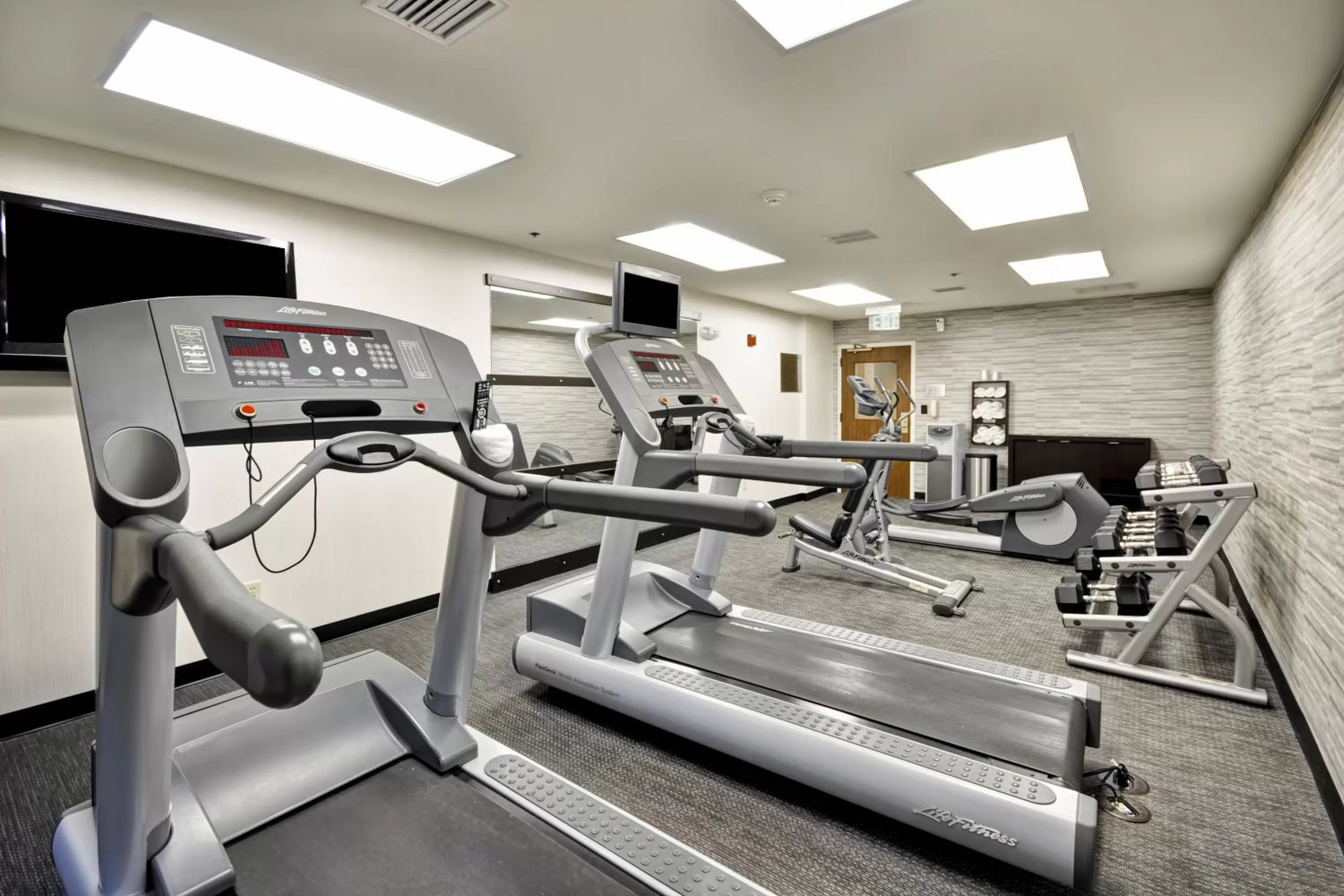 Fitness centre/facilities in Courtyard by Marriott Jacksonville Airport/ Northeast