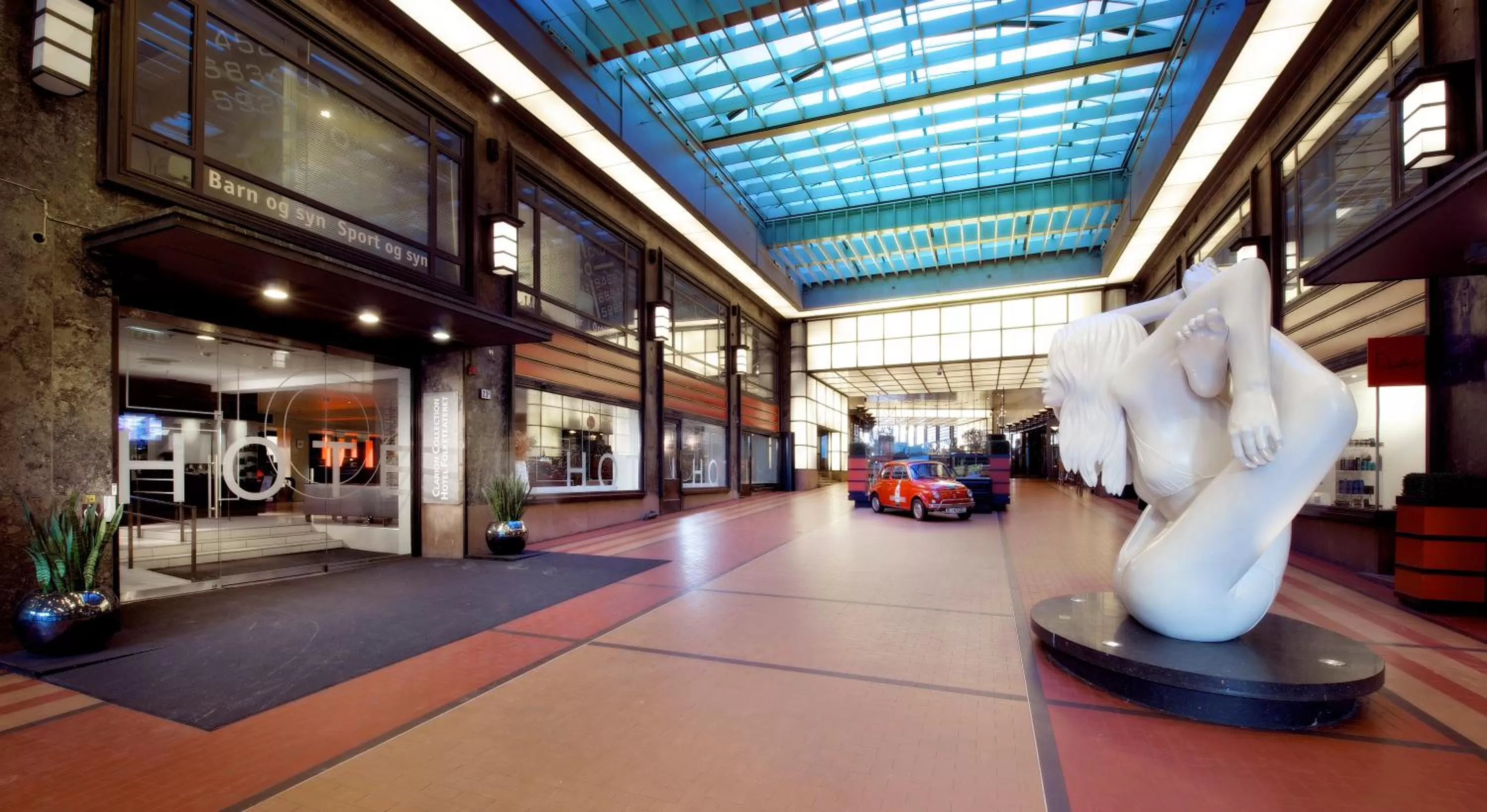 Facade/entrance in Home Hotel Folketeateret