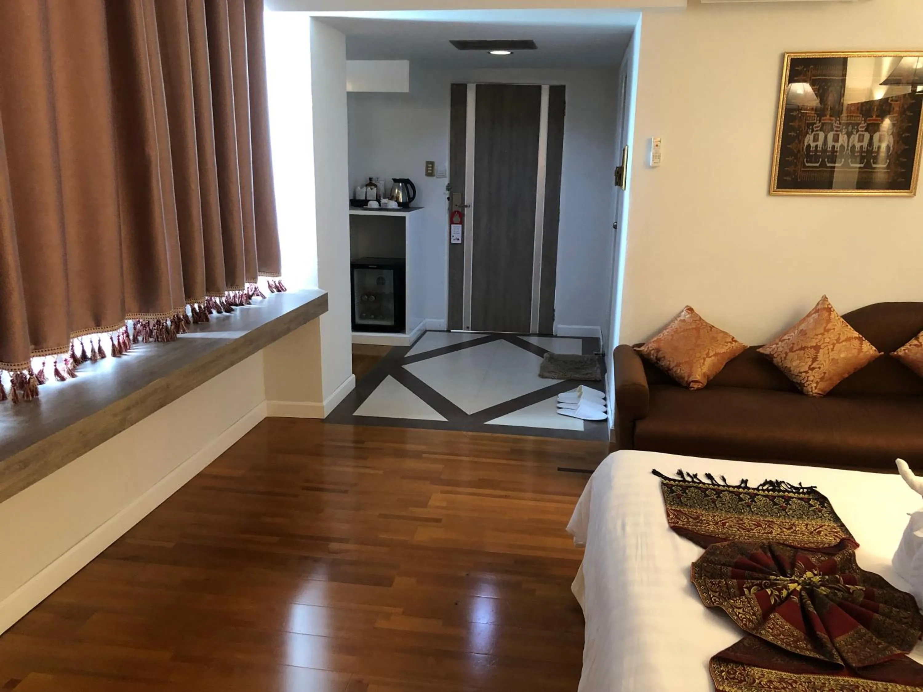 Junior Suite in Thongtarin Hotel (SHA Plus)