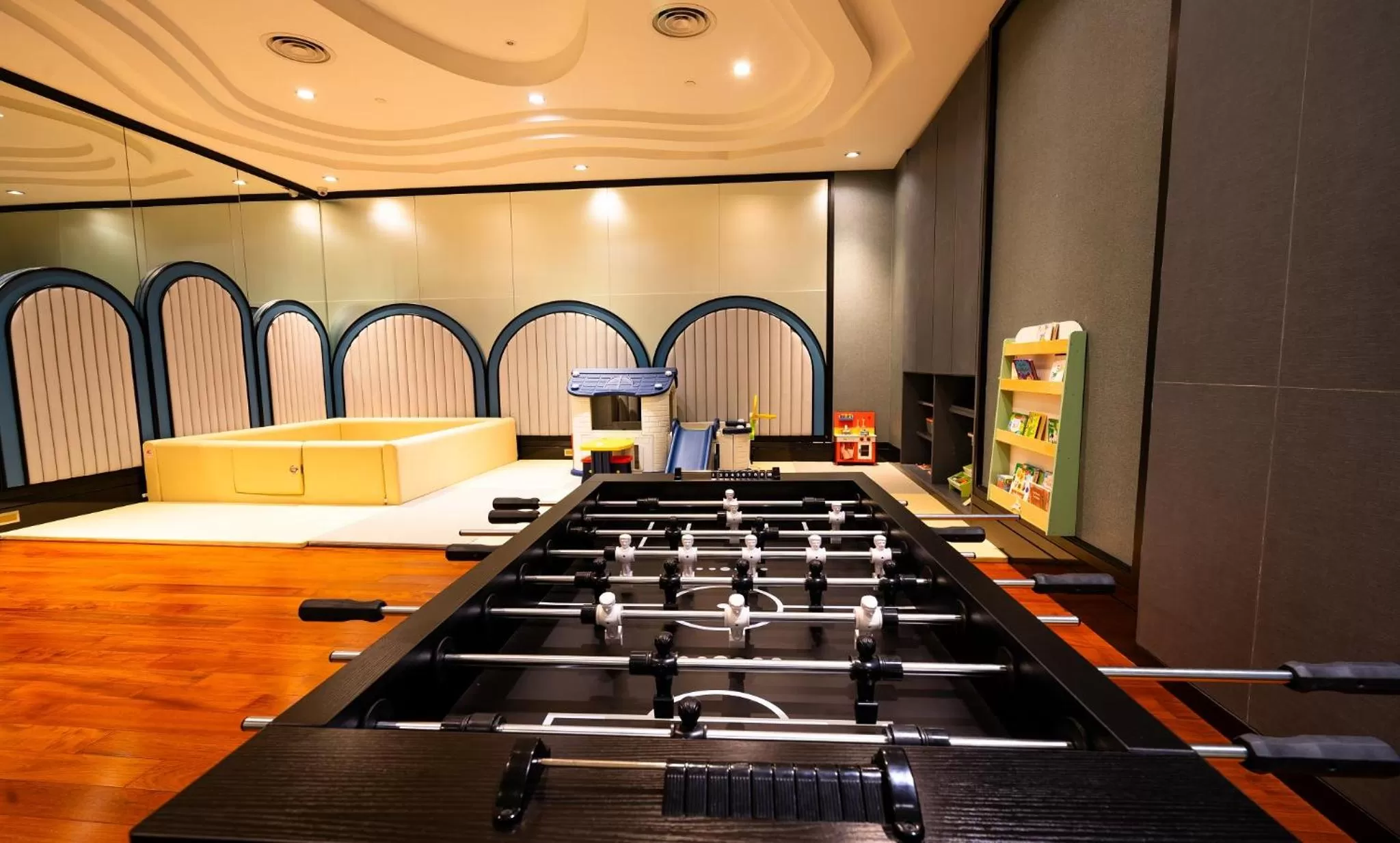 Property building in Grande Centre Point Sukhumvit 55 Thong Lo