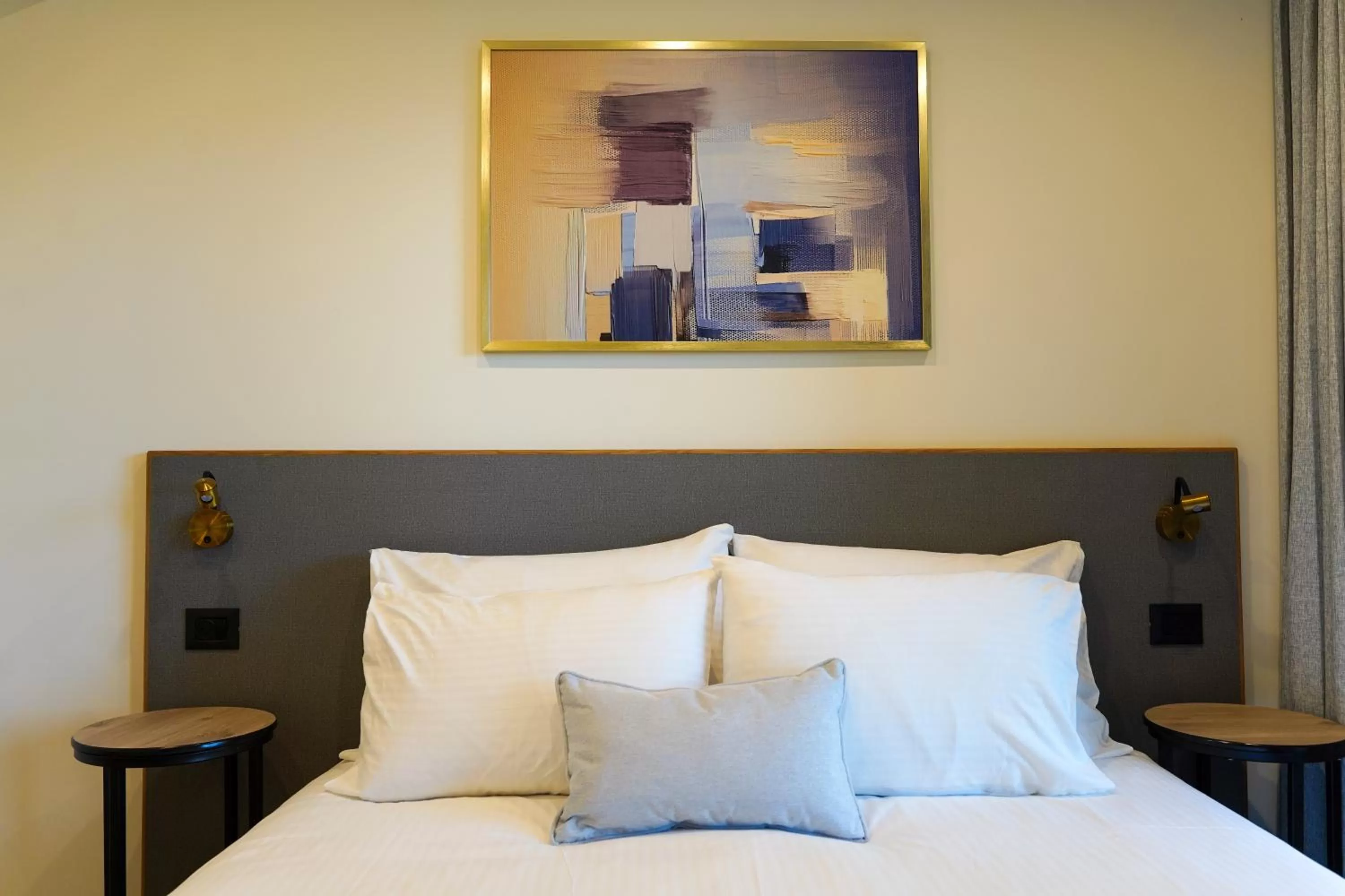 Bedroom, Bed in Urbanic Hotel