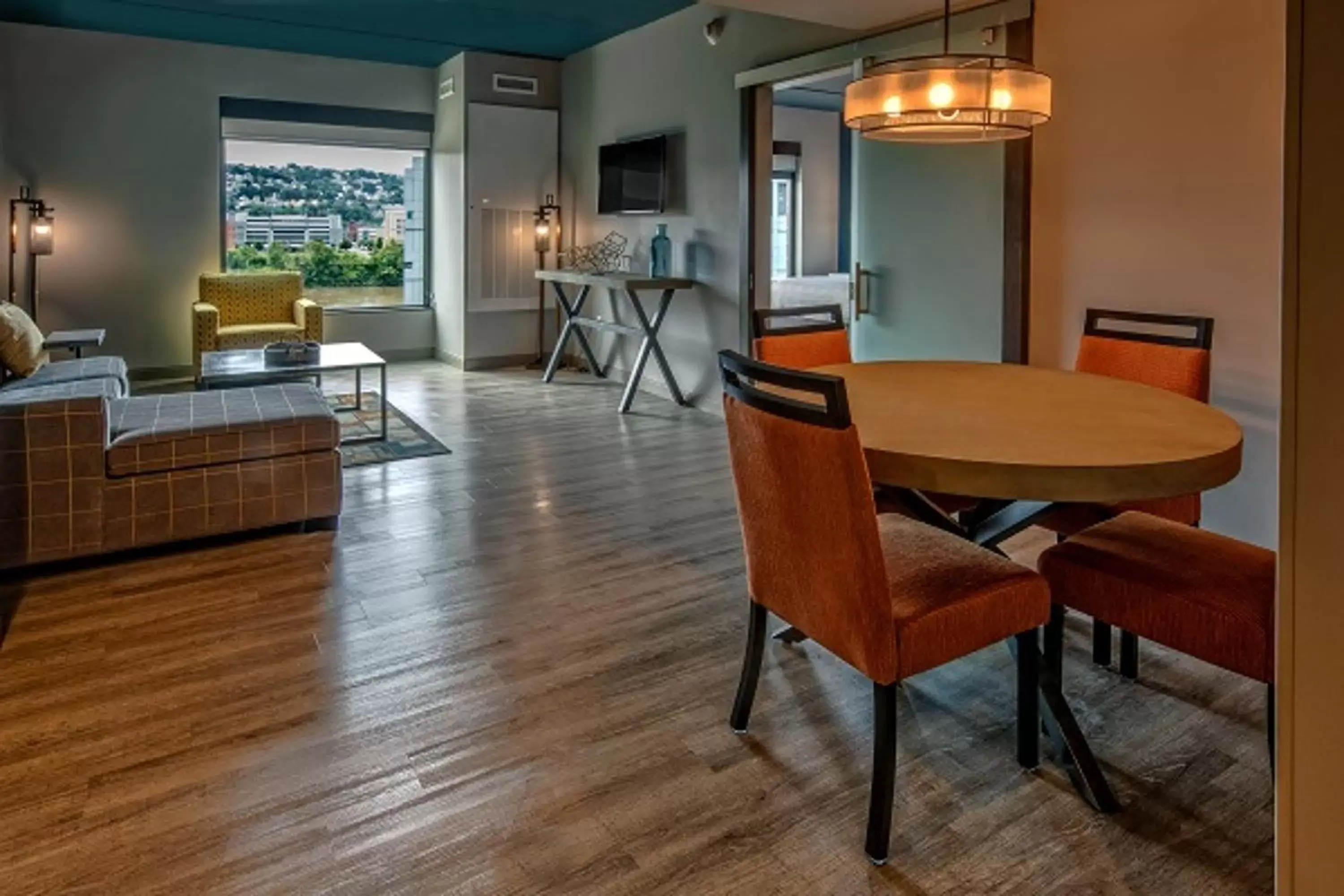 One-Bedroom Suite in Hotel Indigo Pittsburgh University - Oakland by IHG One-Bedroom Suite in Hotel Indigo Pittsburgh University - Oakland by IHG