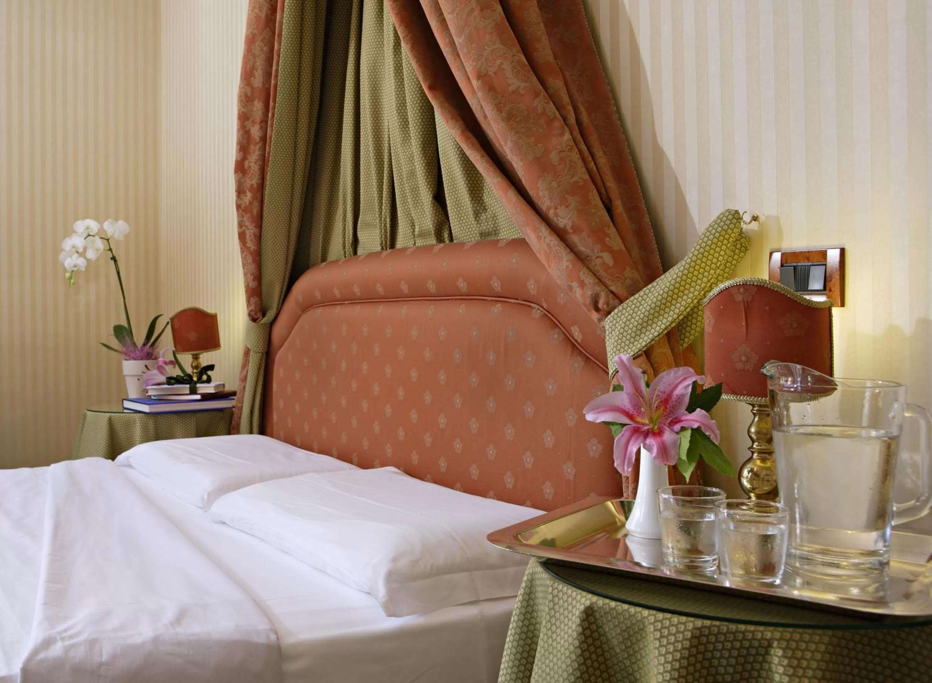 Decorative detail, Bed in Hotel Kette