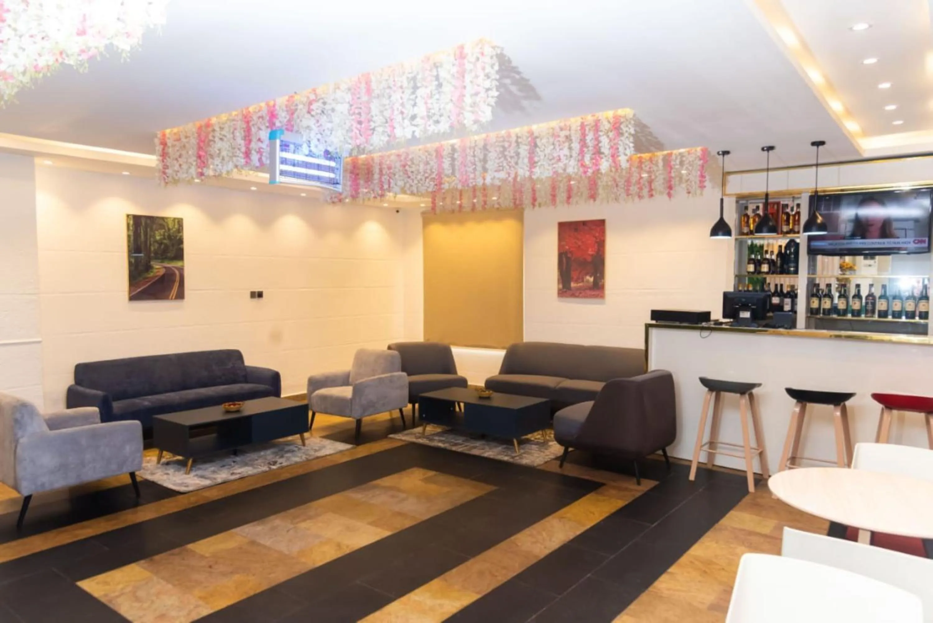 Lounge or bar in The Grosvenor Suites Gwarinpa Abuja