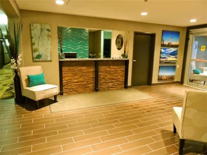 Lobby or reception in Western Star Inn & Suites Esterhazy