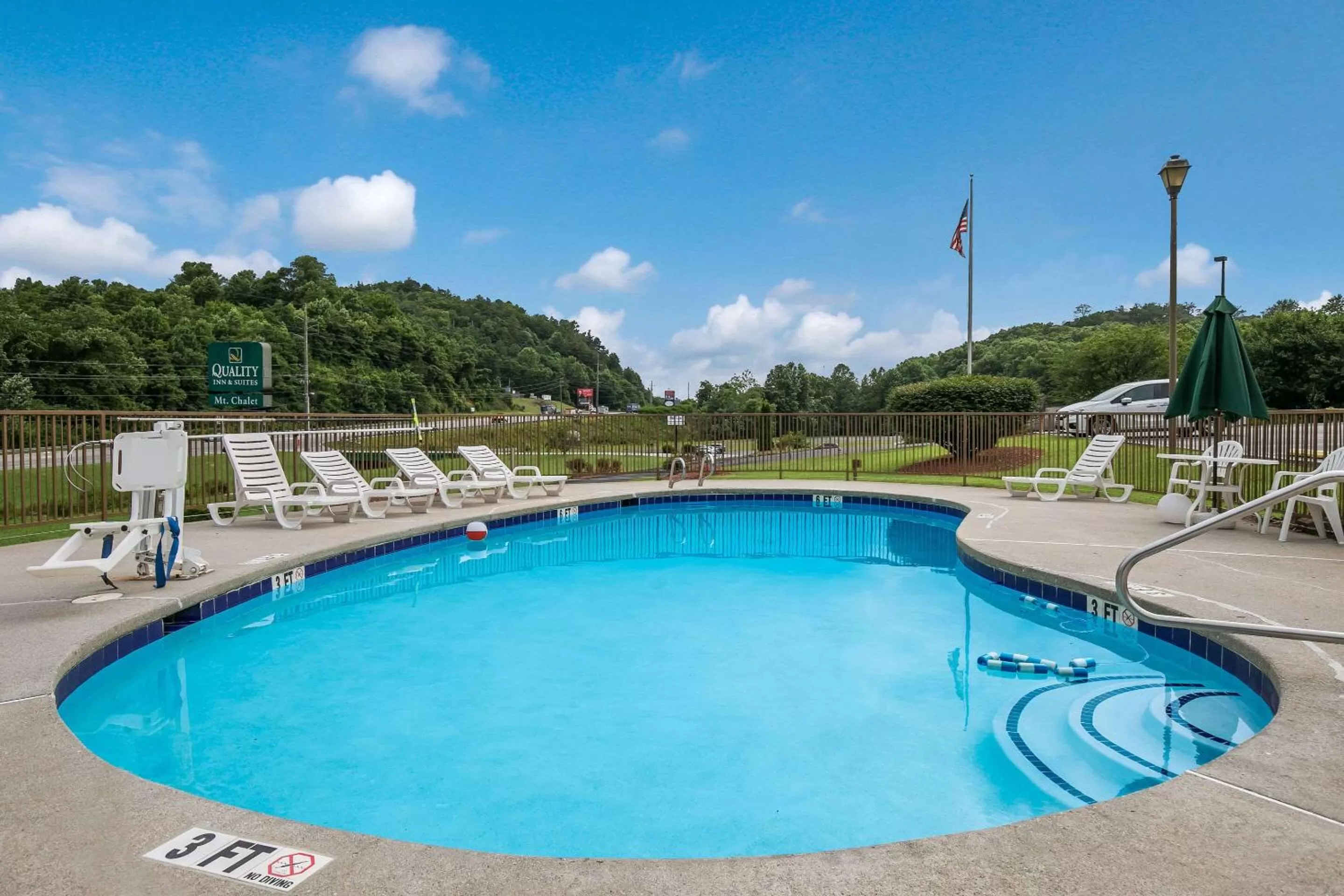 Pool view in Quality Inn & Suites Mt Chalet