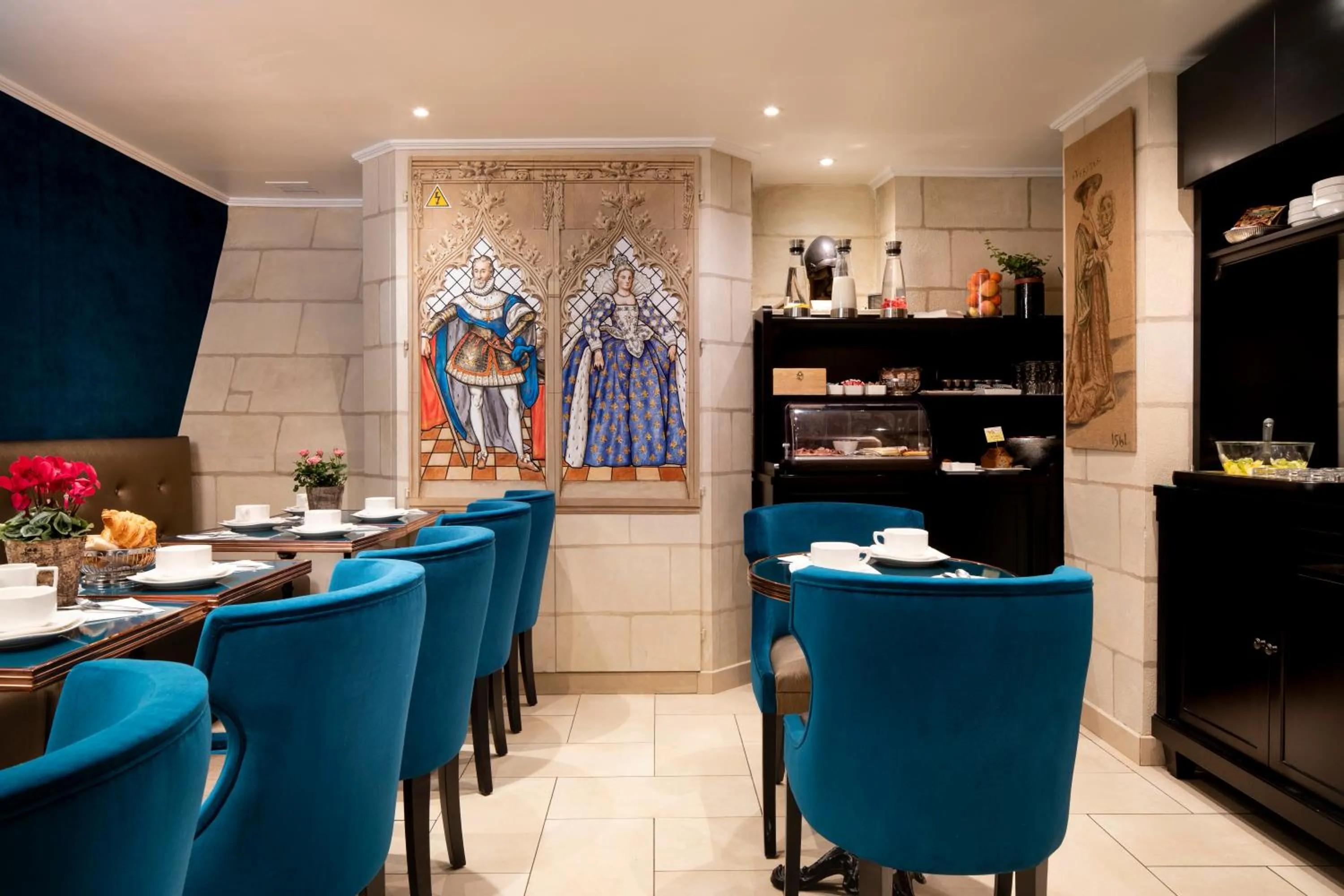 Restaurant/places to eat in Hotel Residence Henri IV