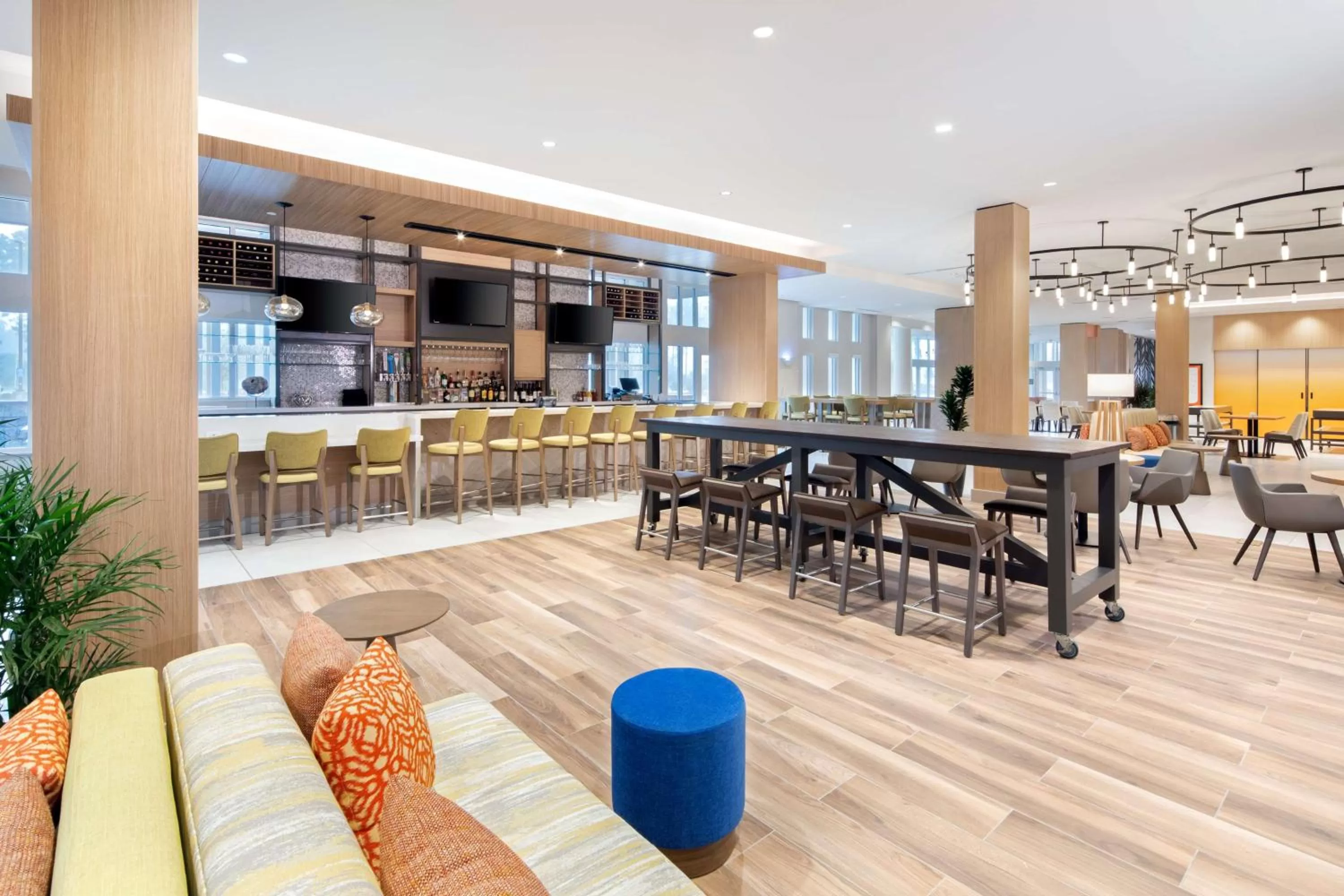 Lounge or bar in Hilton Garden Inn Panama City Airport, Fl