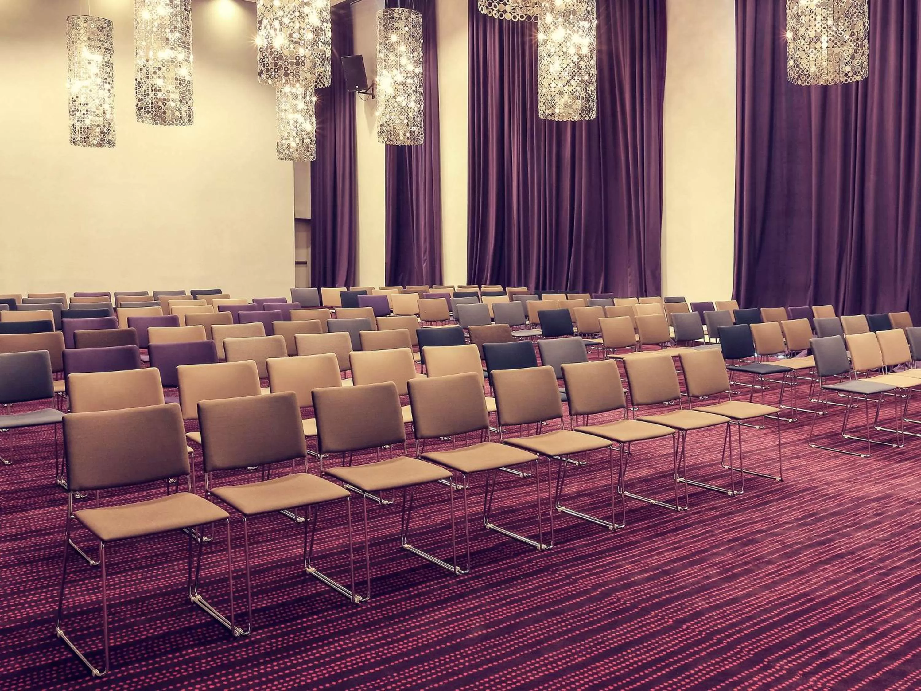 Business facilities in Mercure Nador Rif