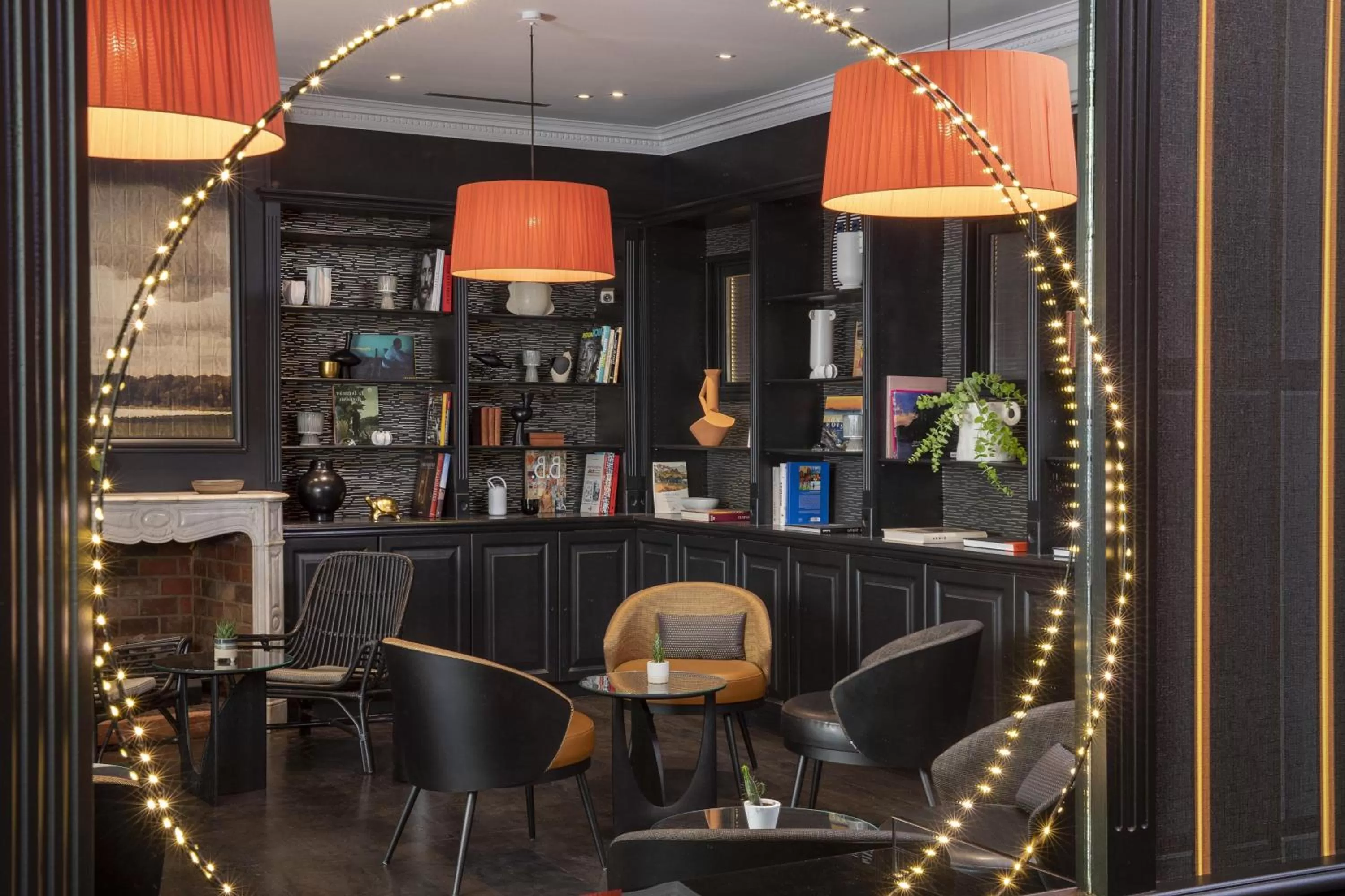 Library in Hôtel Elysées Régencia