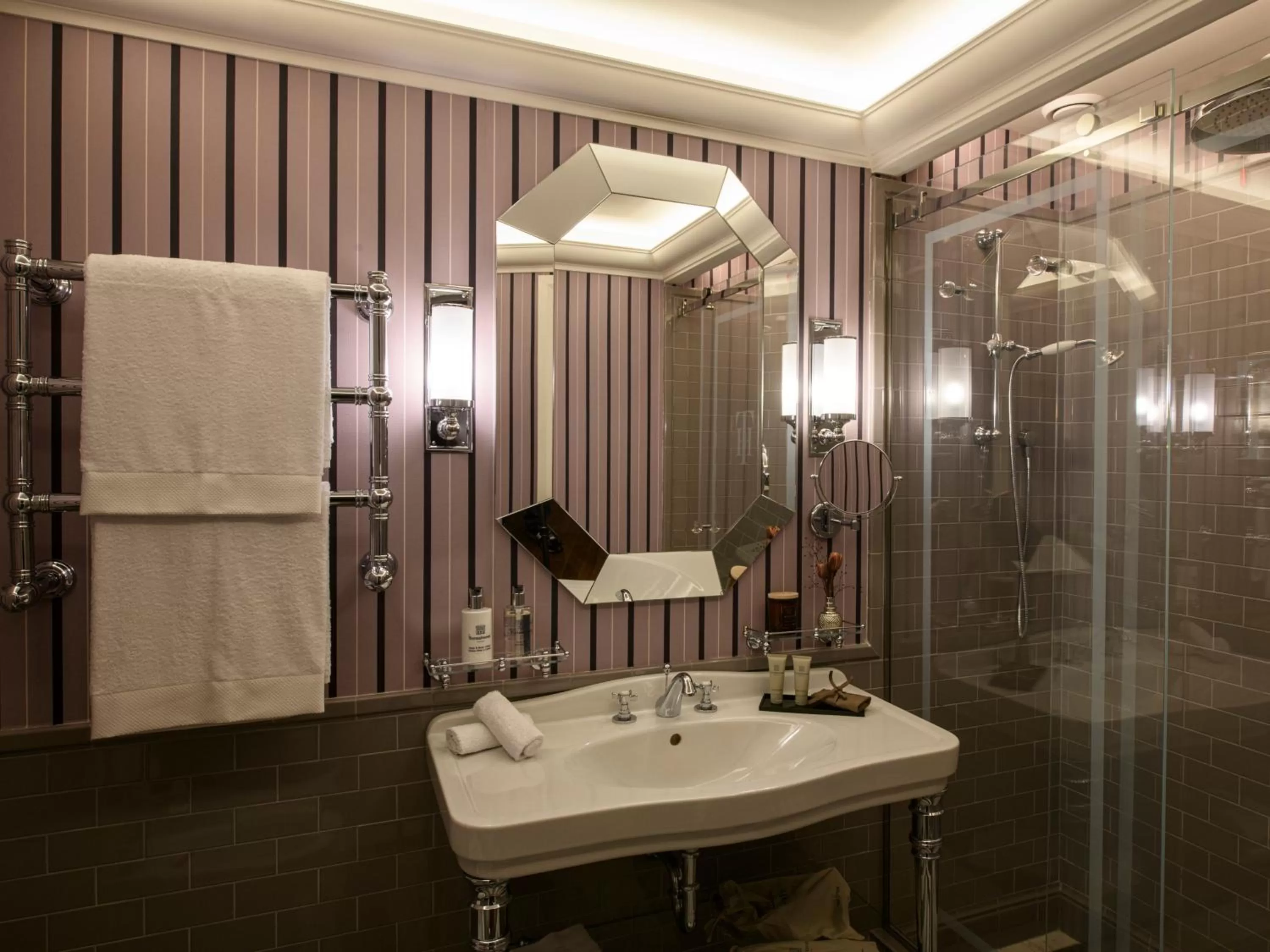 Bathroom in IL Tornabuoni The Unbound Collection by Hyatt
