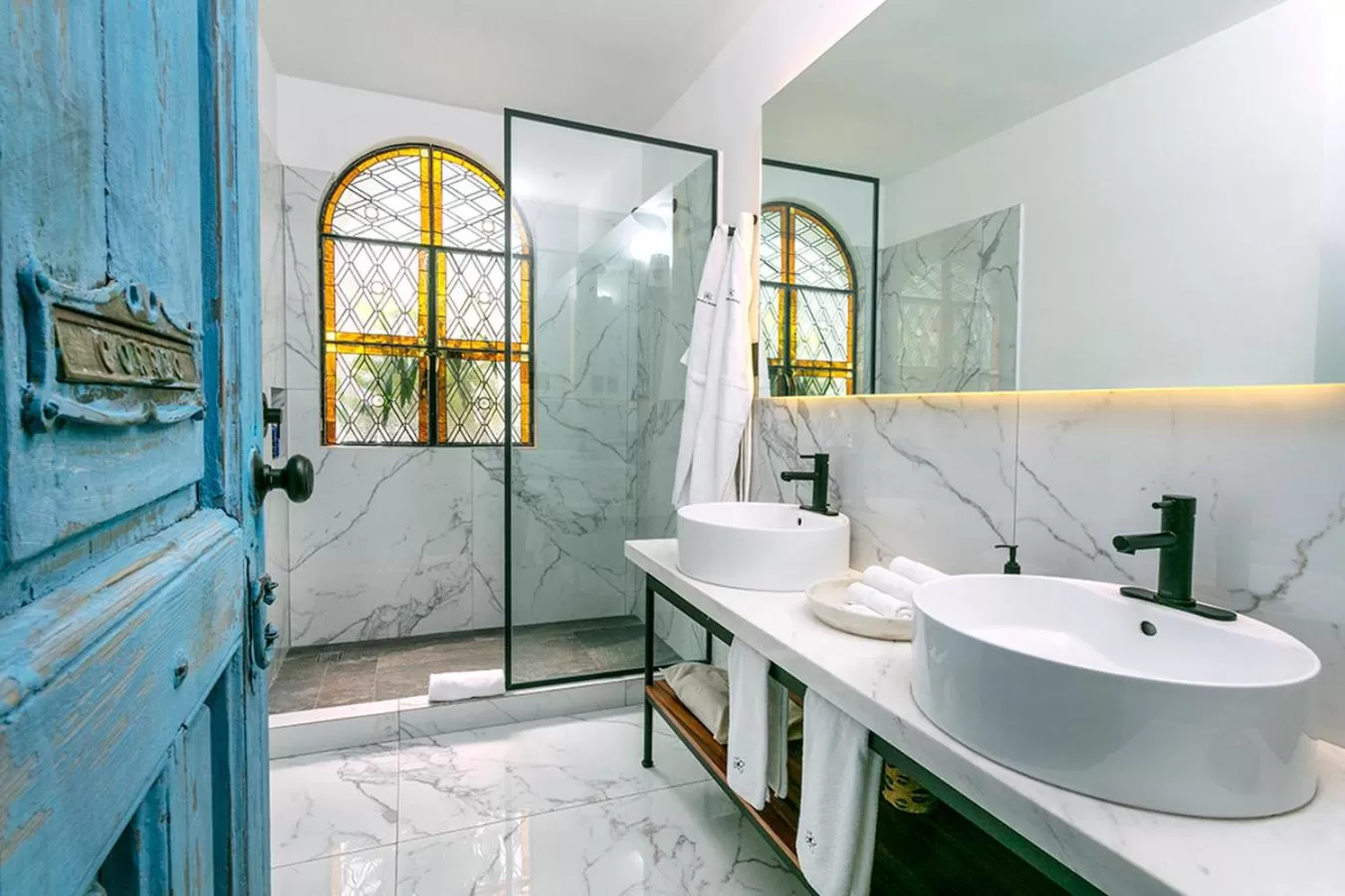 Shower in Orchid House Mexico City