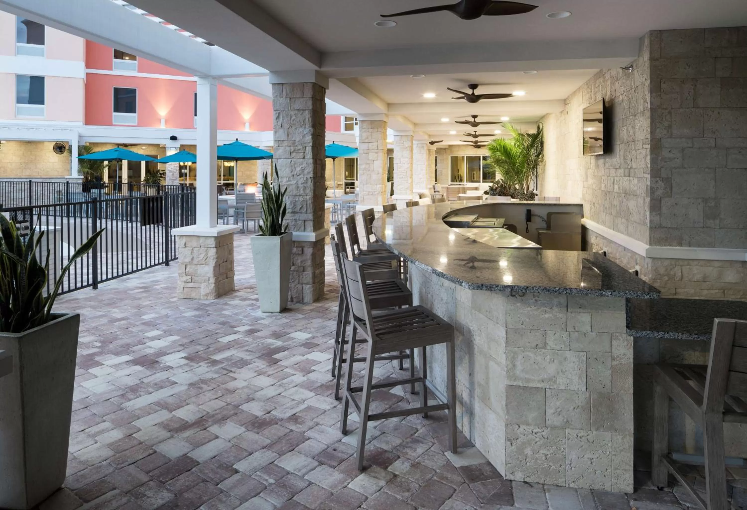 Lounge or bar in Home2 Suites By Hilton Cape Canaveral Cruise Port
