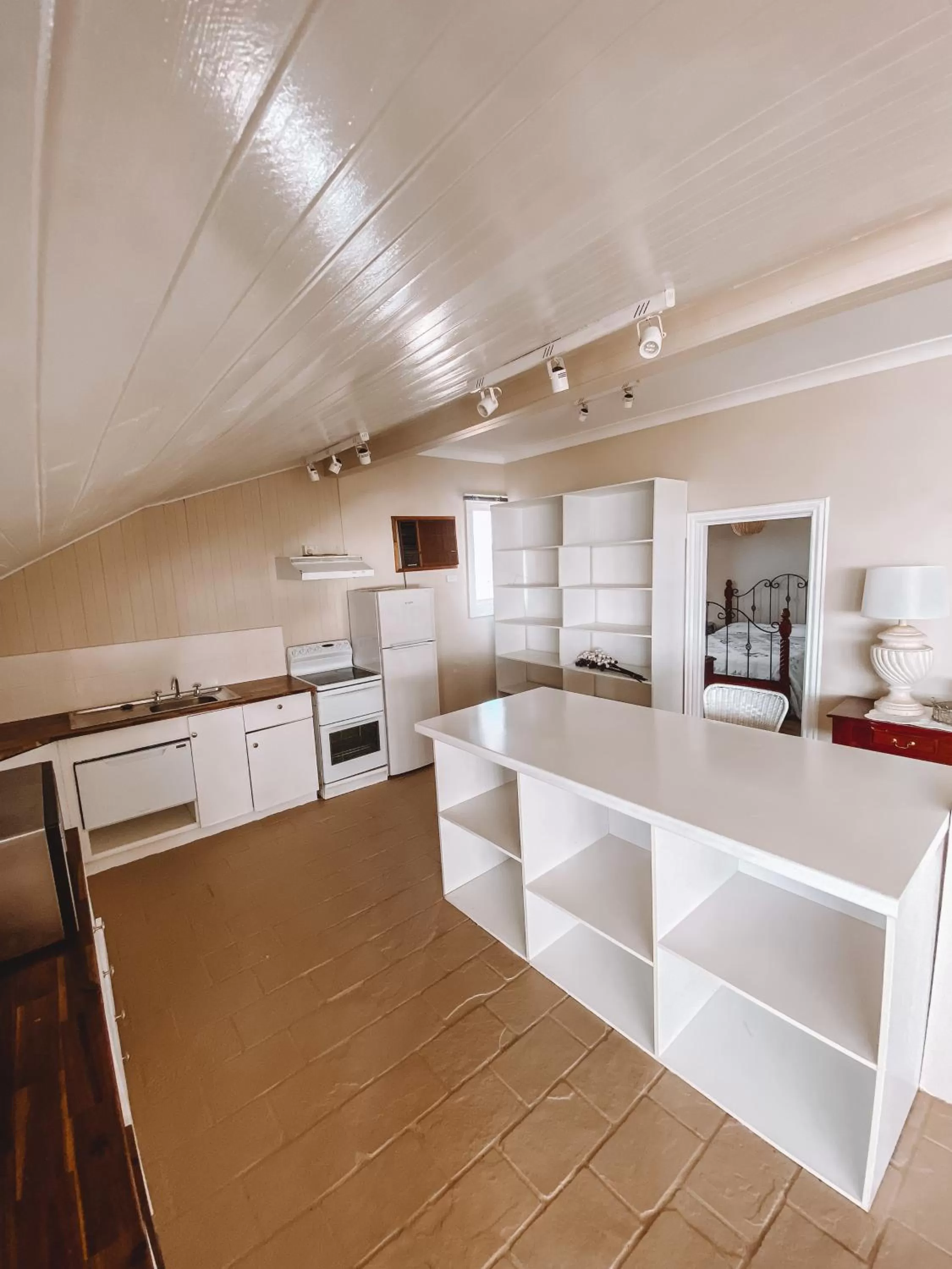 Kitchen or kitchenette in Stella's Dromana Hotel