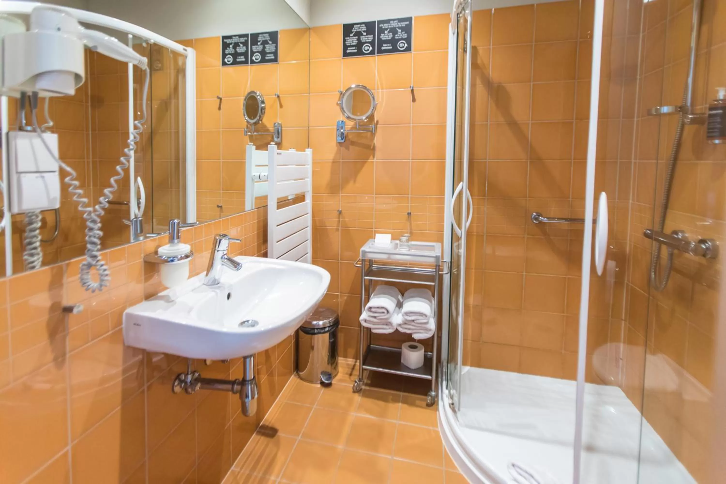 Shower in Hotel Restauracja Tenis Kortowo