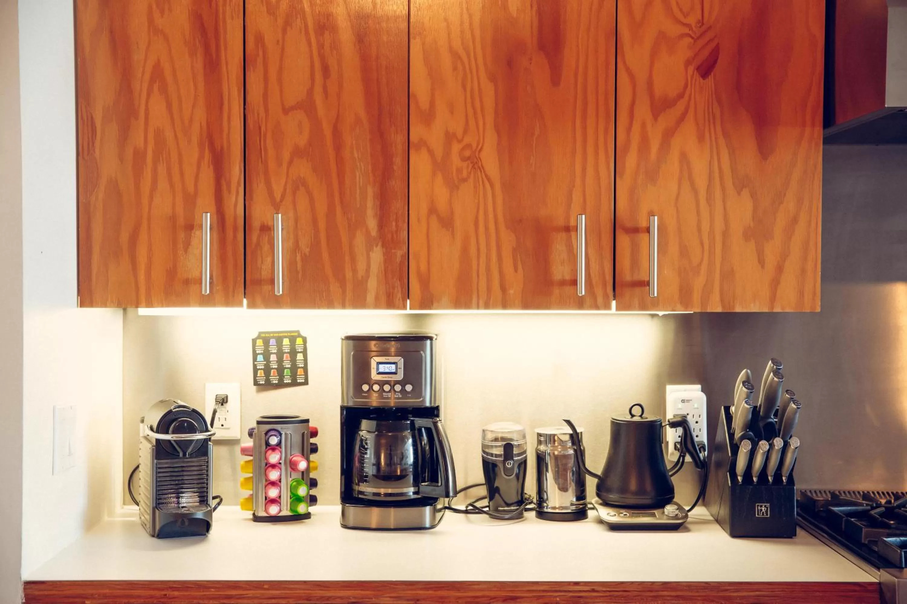 Coffee/tea facilities, Kitchen/Kitchenette in STAY OPEN Venice Beach