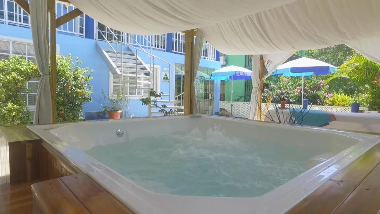 Massage in Casa Royal Palm Inn