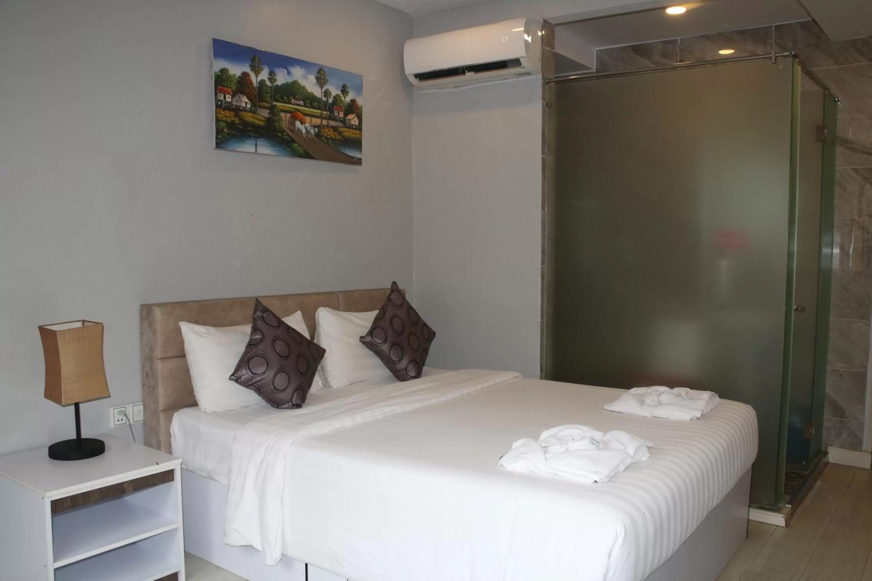 Photo of the whole room, Bed in Ostro Hotel