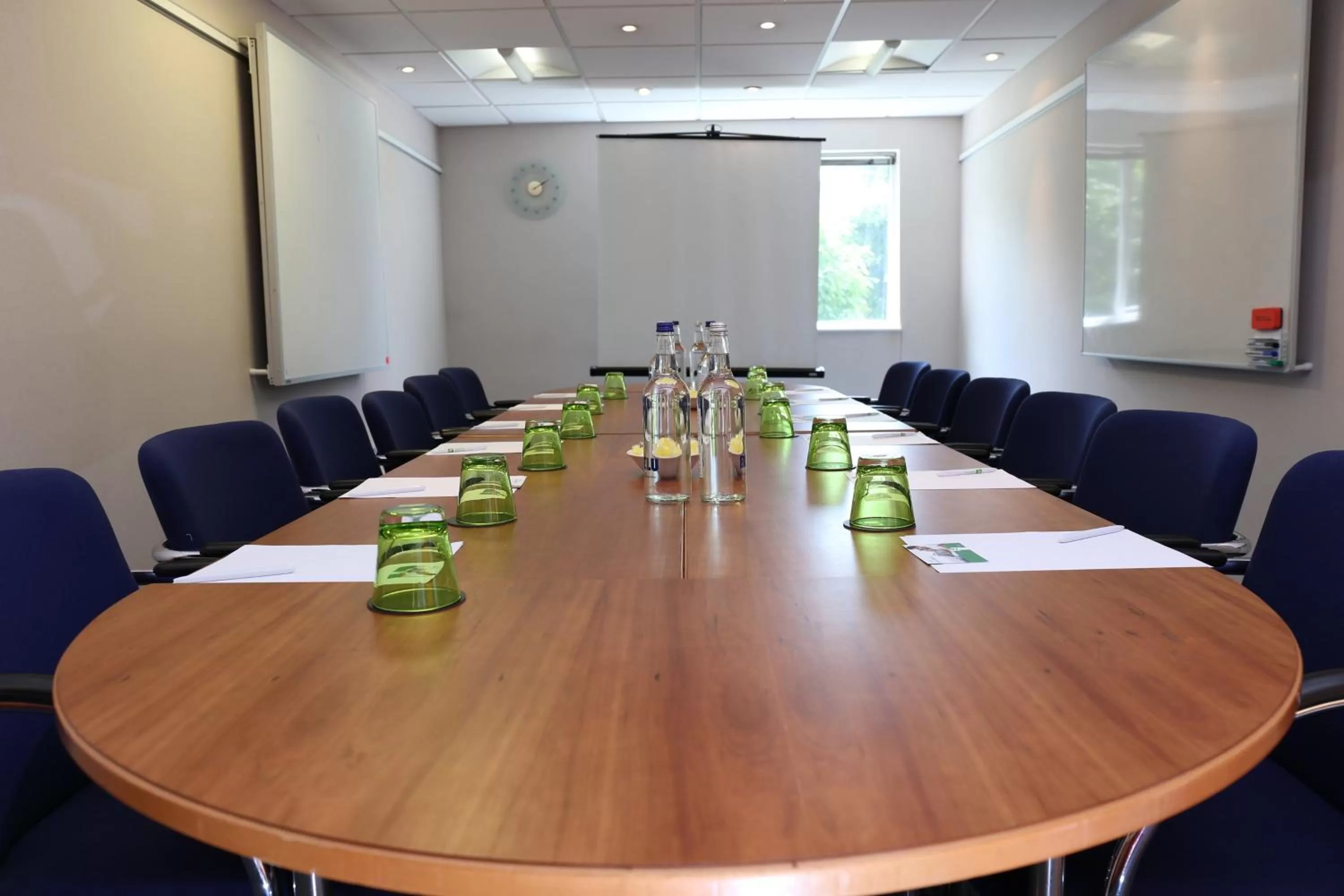 Meeting/conference room in Holiday Inn Maidstone-Sevenoaks by IHG