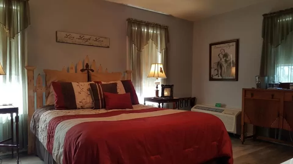 Bed in Full Moon Inn