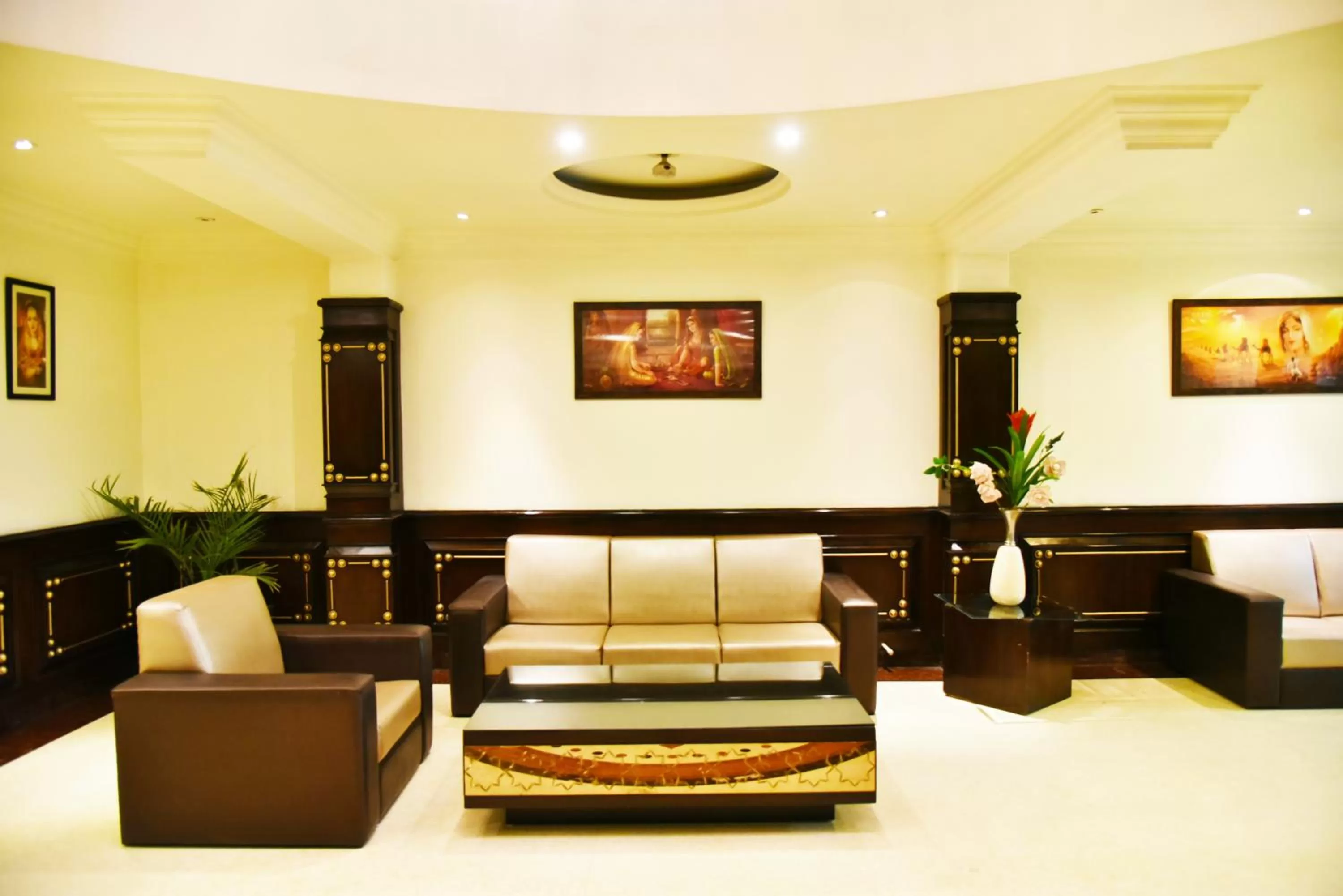 Lobby or reception in Indraprastha Resort - Centrally Heated Rooms, with Gym, Games & Spa