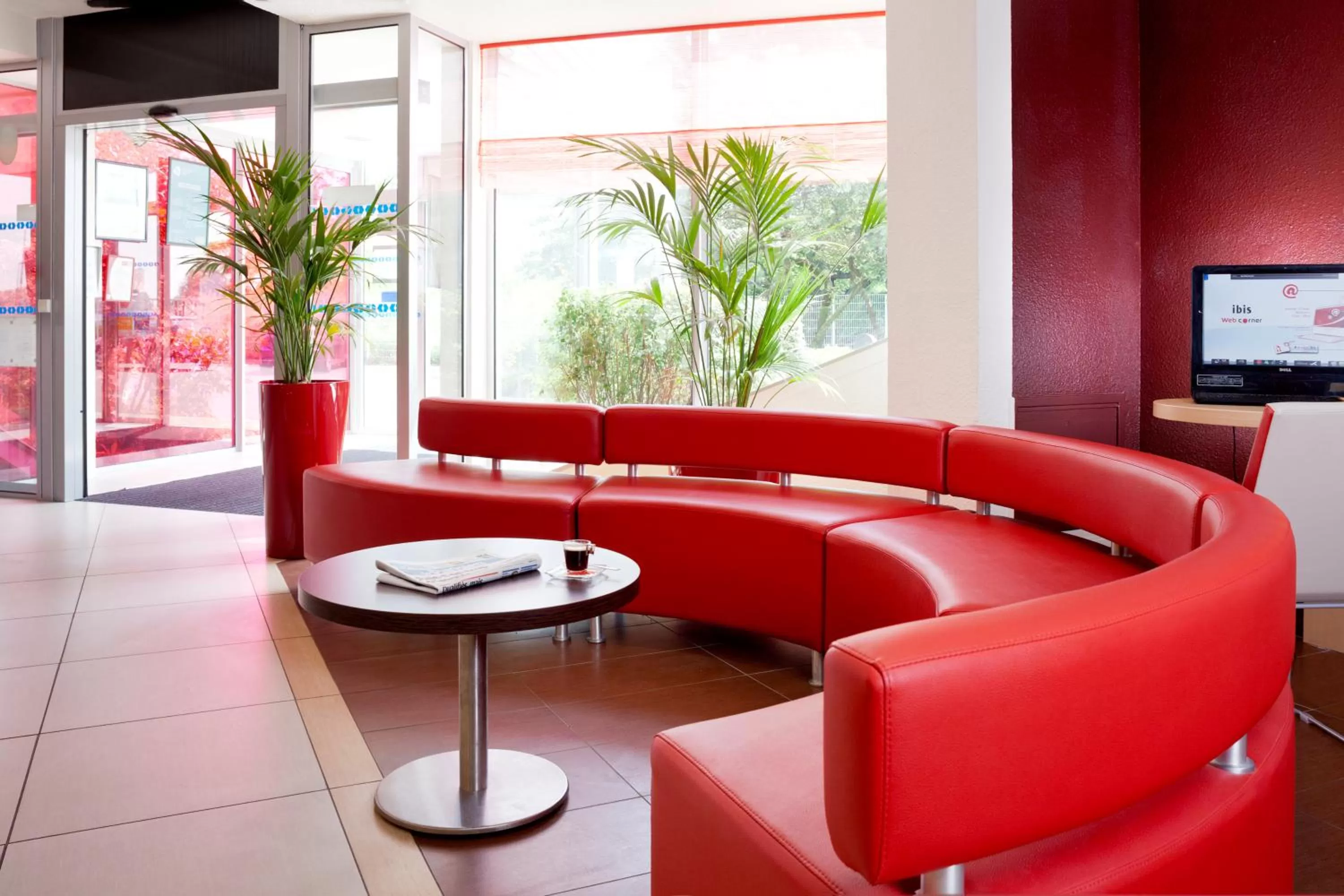 Lobby or reception in ibis Aulnay Paris Nord Expo