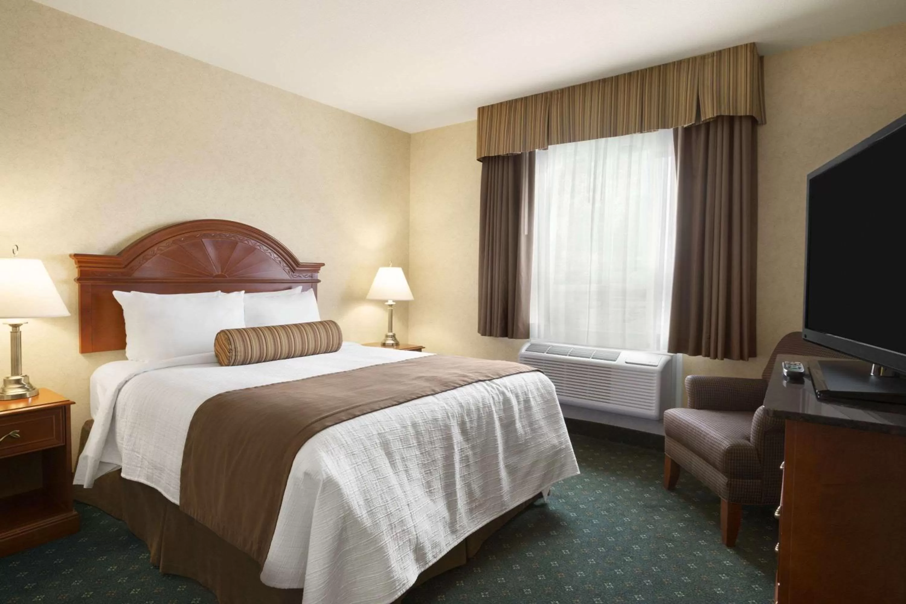 Photo of the whole room, Bed in Travelodge by Wyndham Strathmore