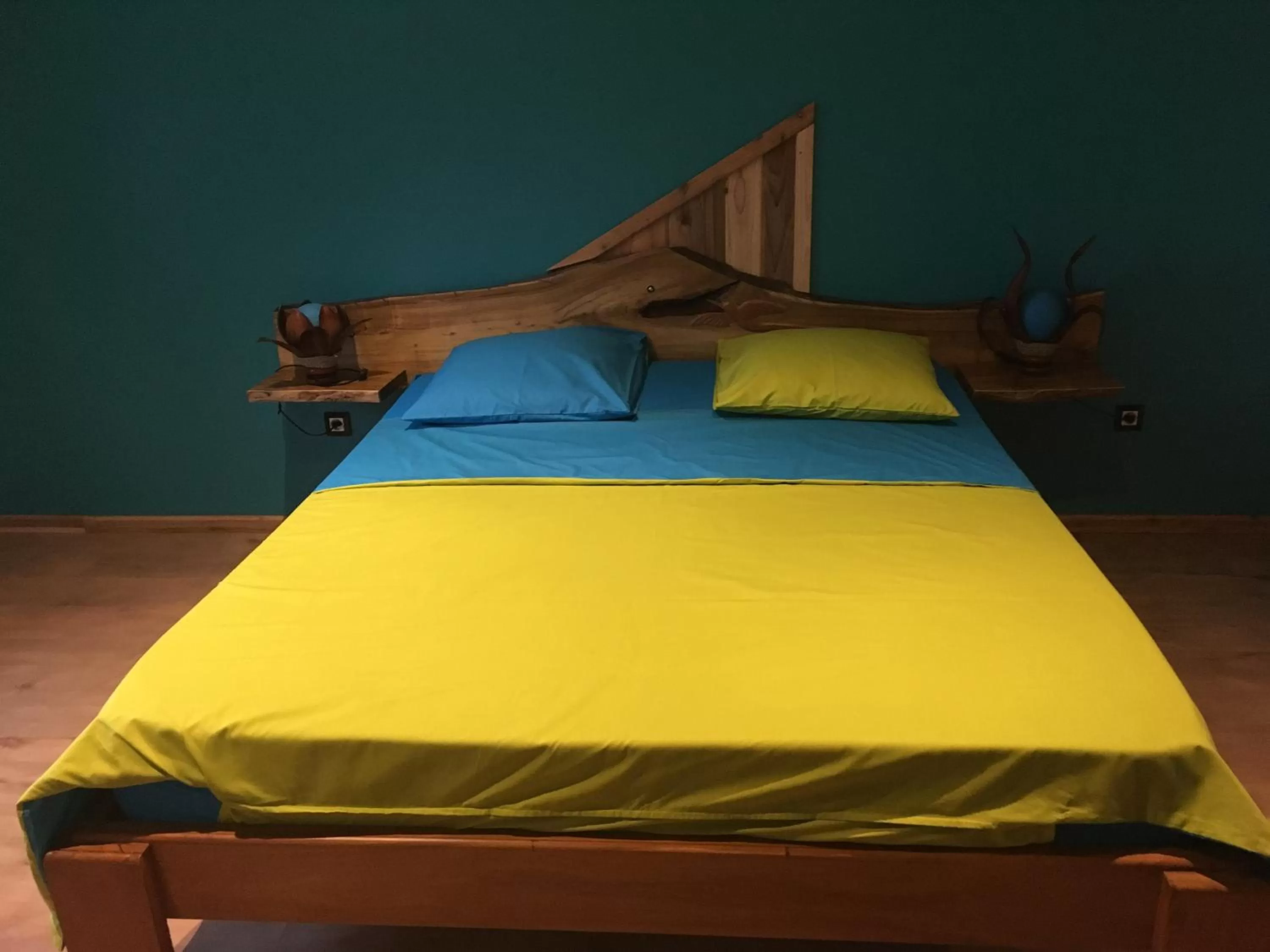 Photo of the whole room, Bed in La Pointe au Corail