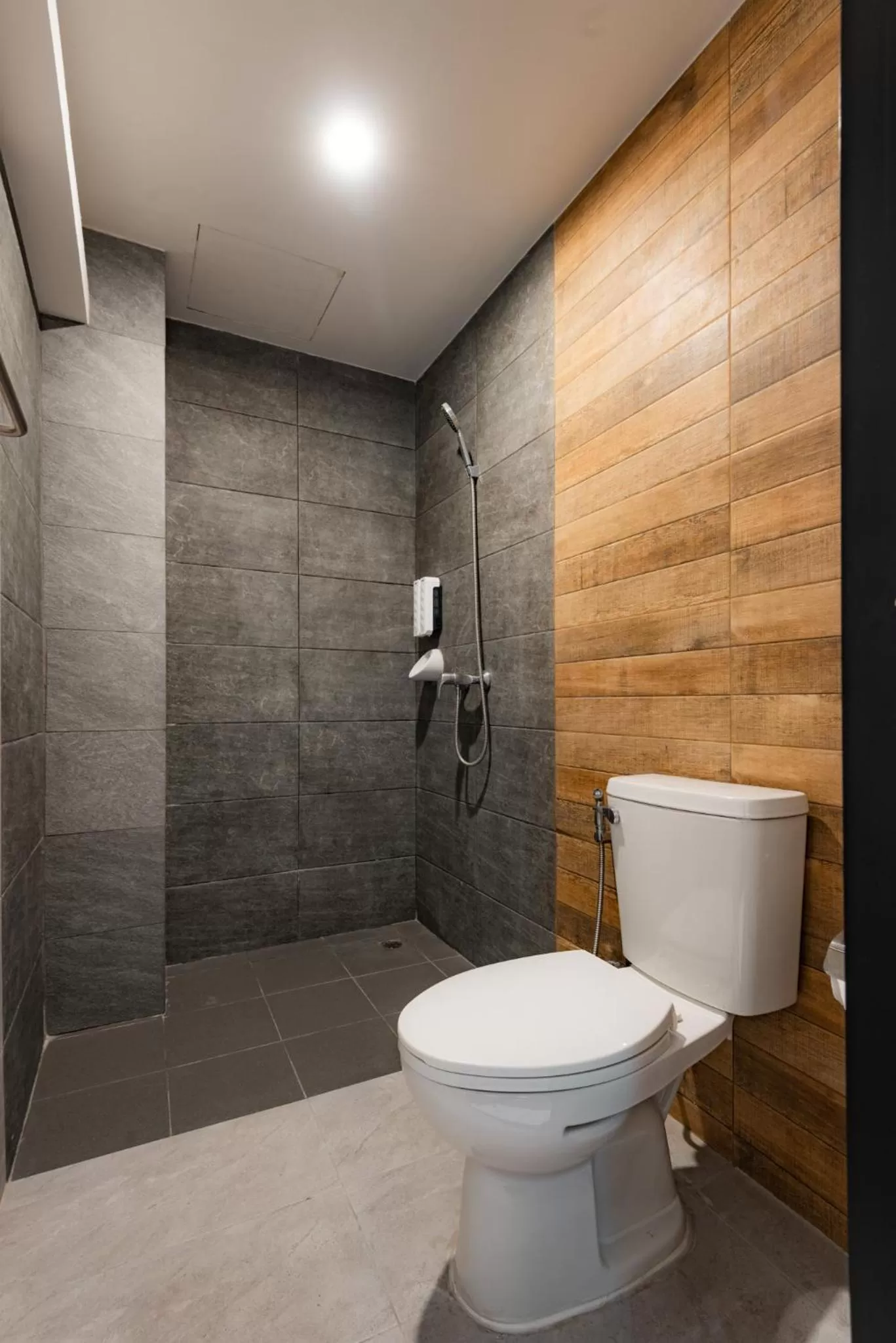 Shower in Luck Thai Hotel