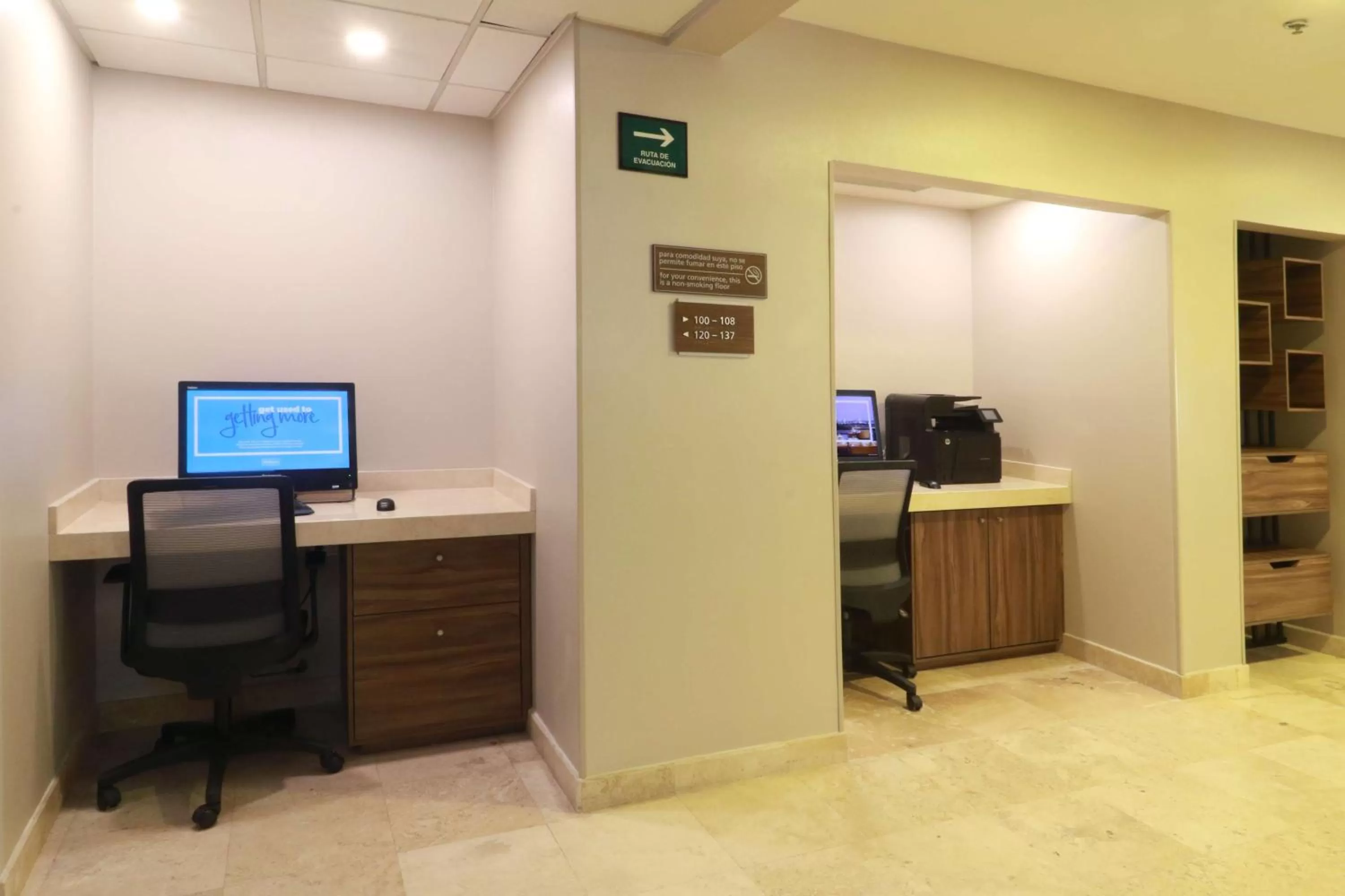 Business facilities in Hampton by Hilton Chihuahua