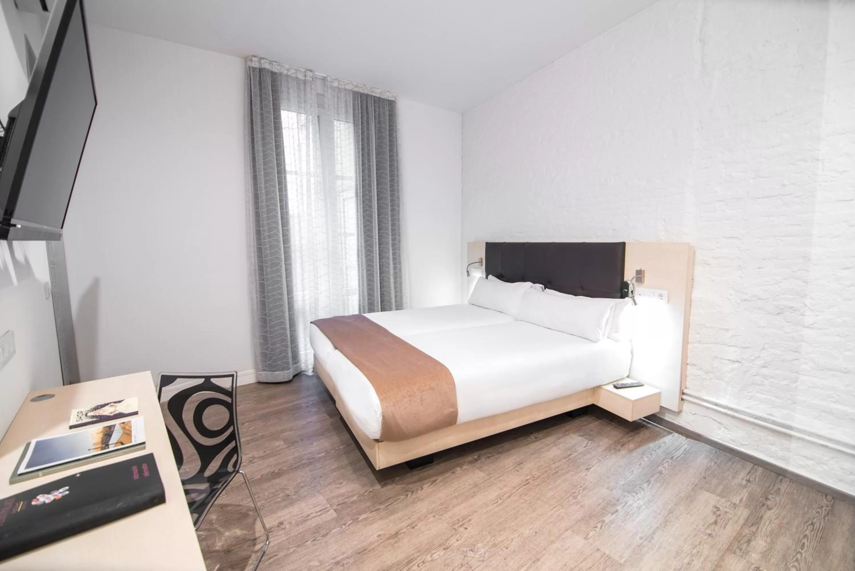 Bedroom, Bed in Petit Palace Boqueria Garden