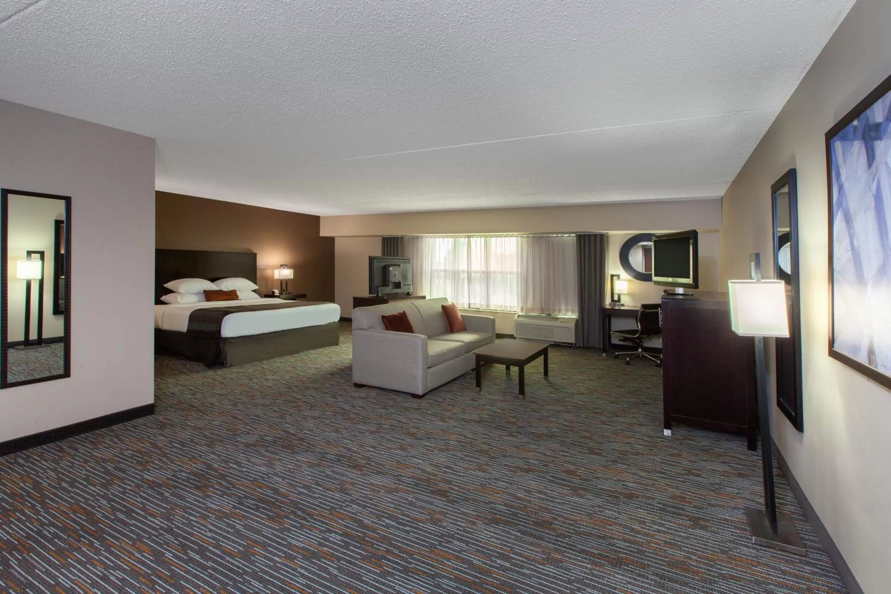 Photo of the whole room, Bed in Wingate by Wyndham Oklahoma City Airport