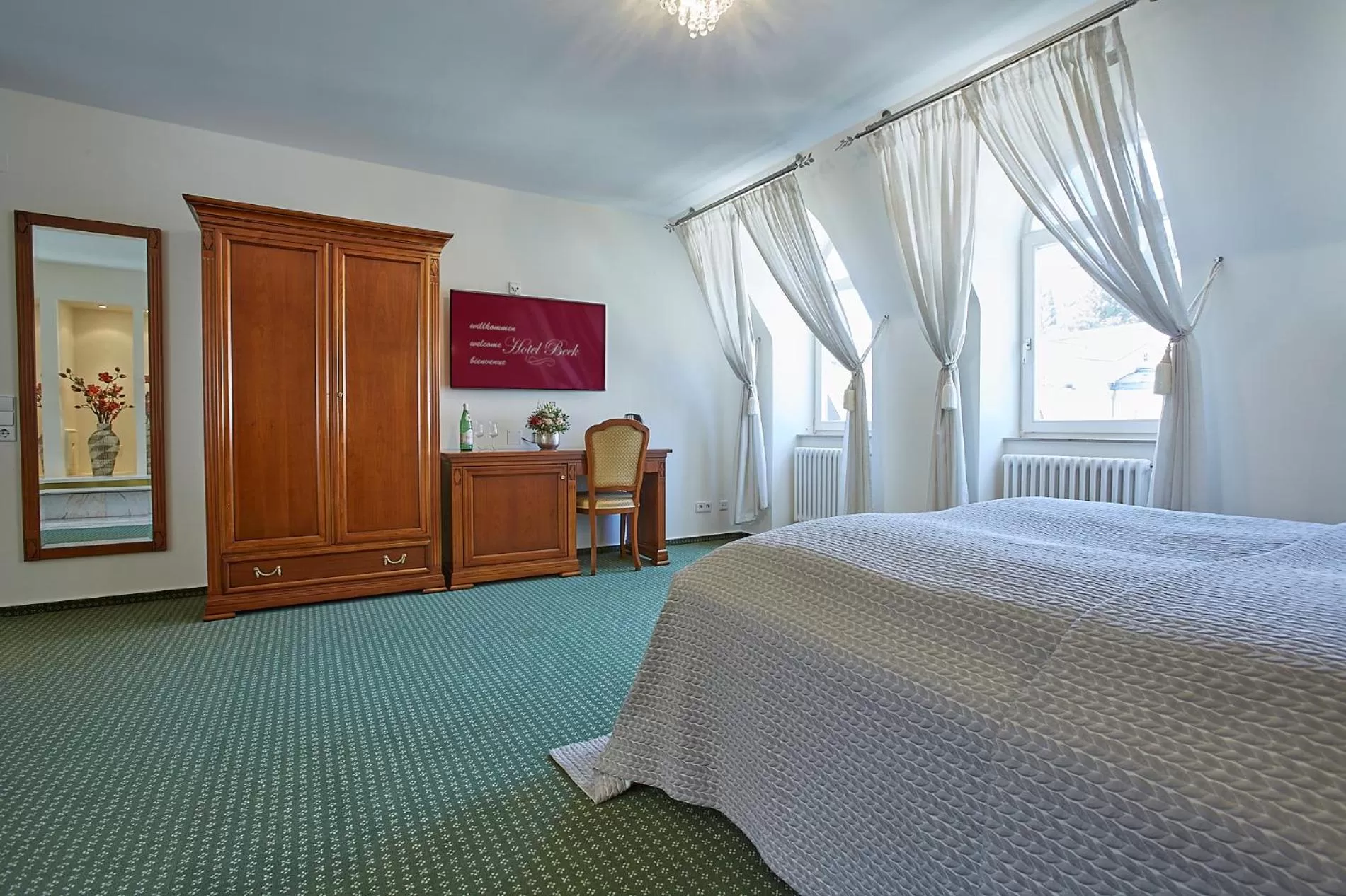 Photo of the whole room, Bed in Hotel Beek by Anna