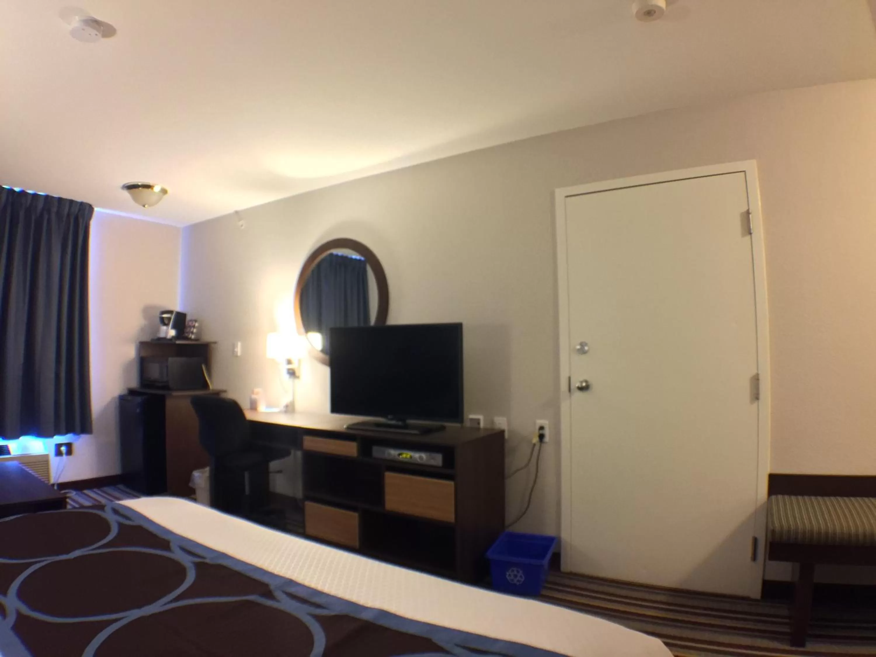 Bed in Super 8 by Wyndham Fort Frances