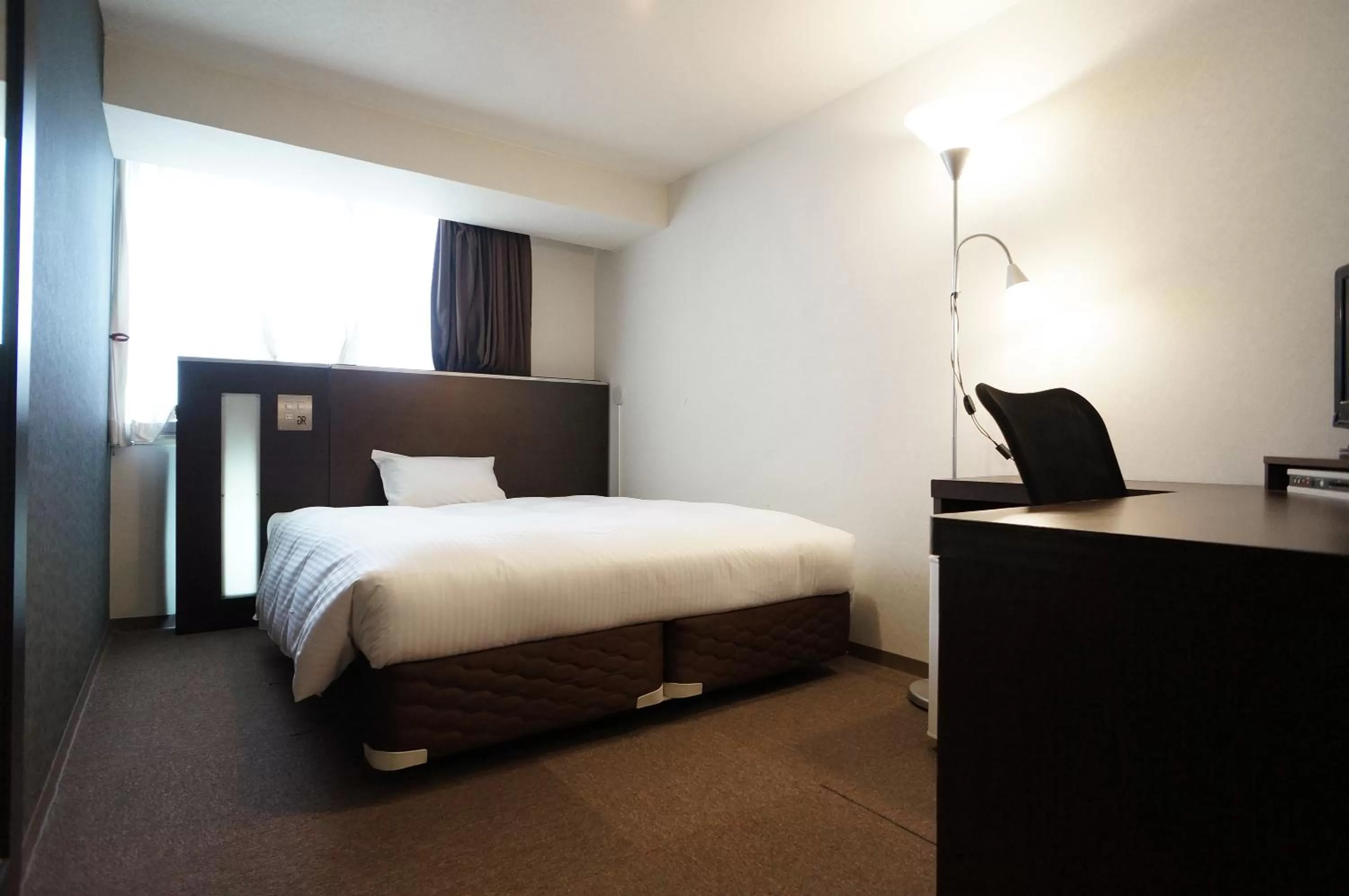 Shower, Bed in Green Rich Hotel Kagoshima Tenmonkan