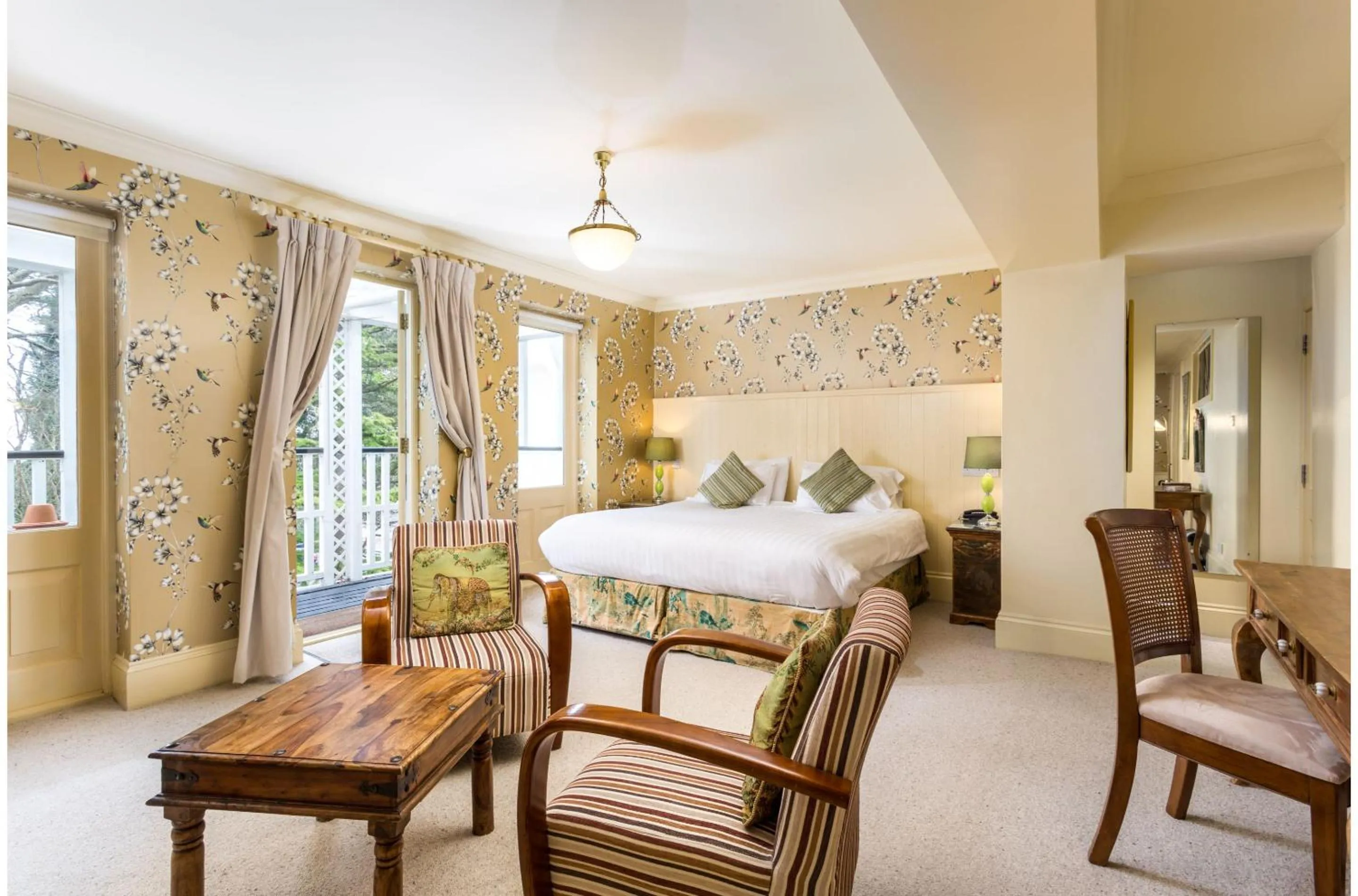 Bedroom, Bed in Orestone Manor