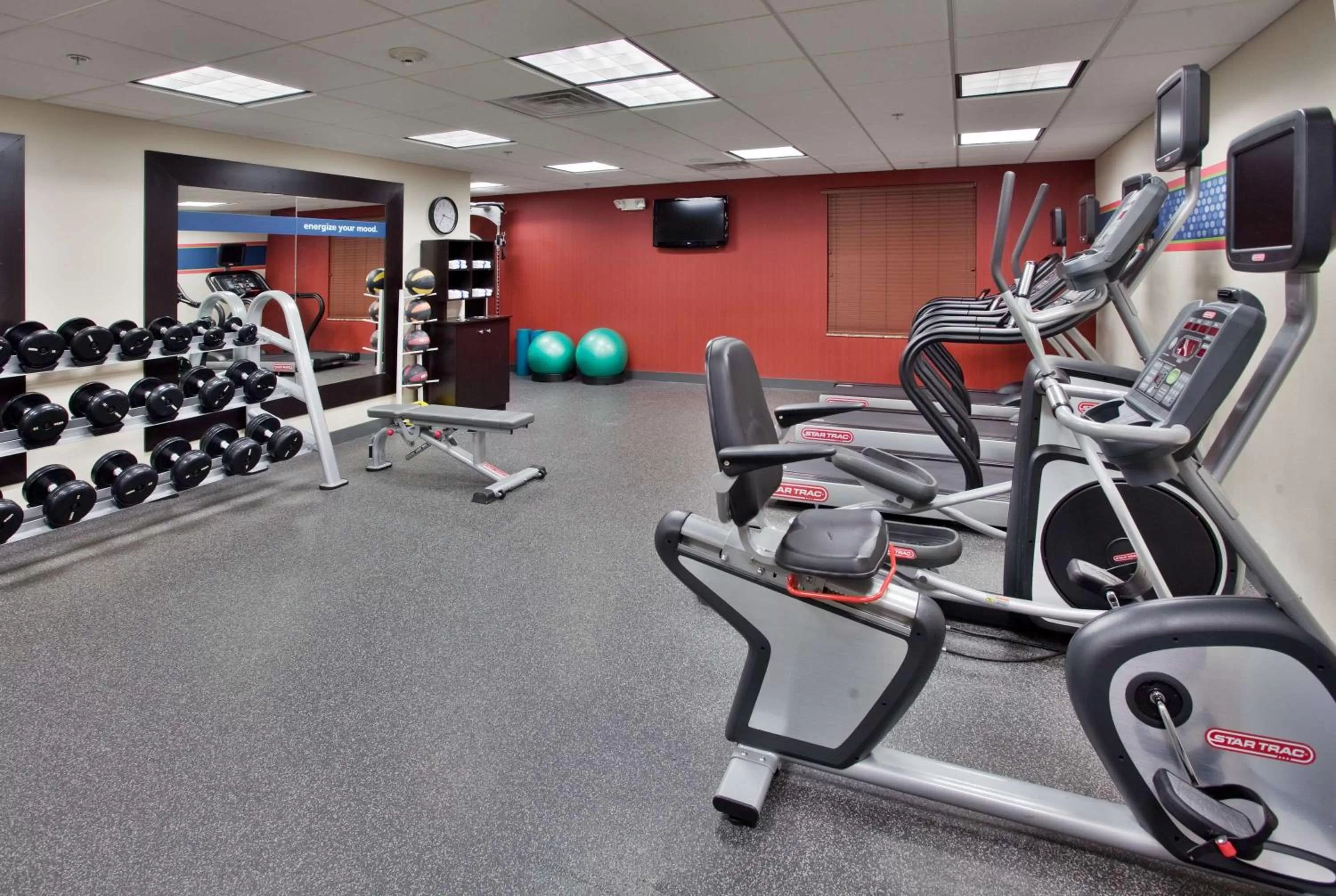 Fitness centre/facilities in Hampton Inn & Suites Aberdeen
