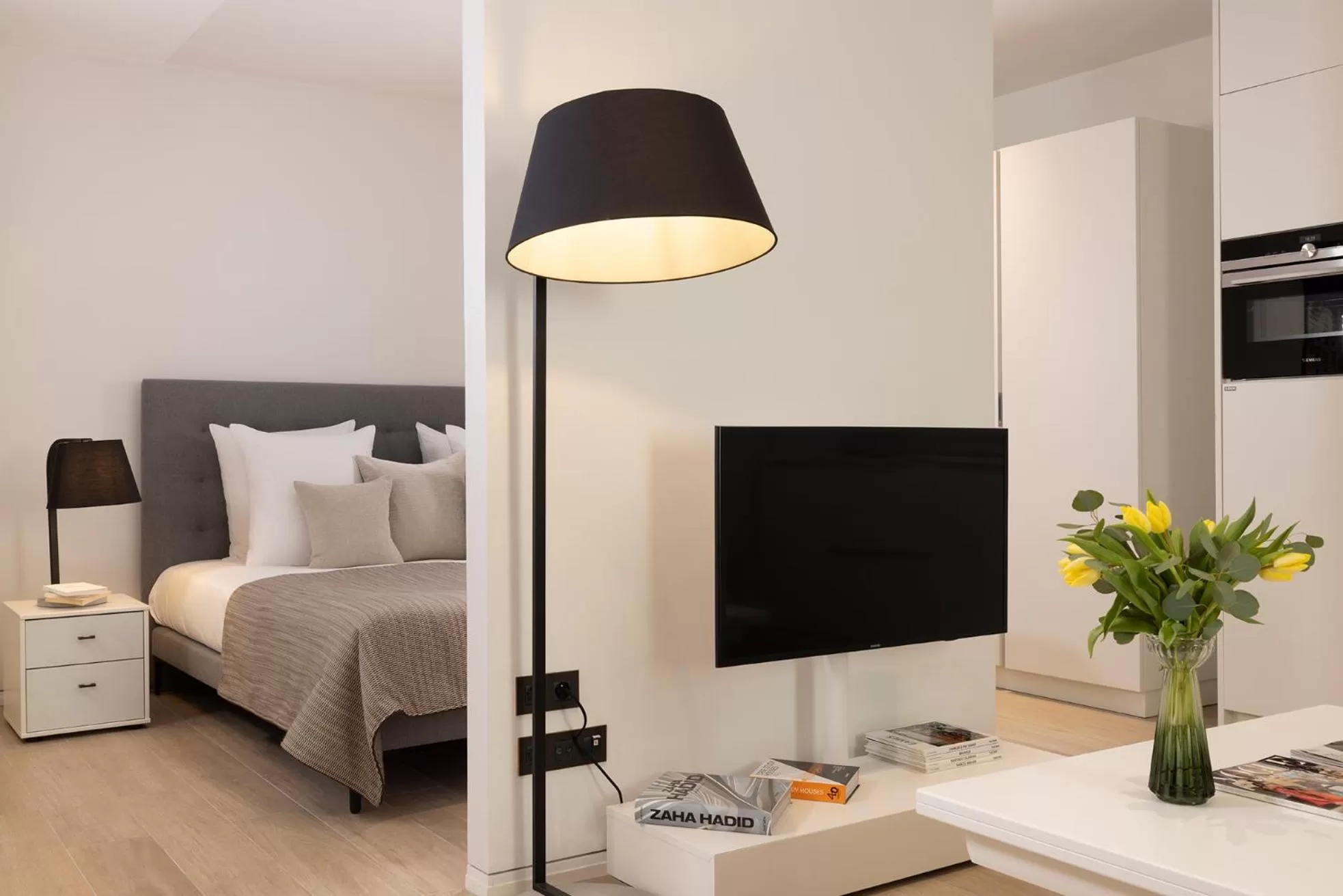 Living room, Bed in L-Avenue