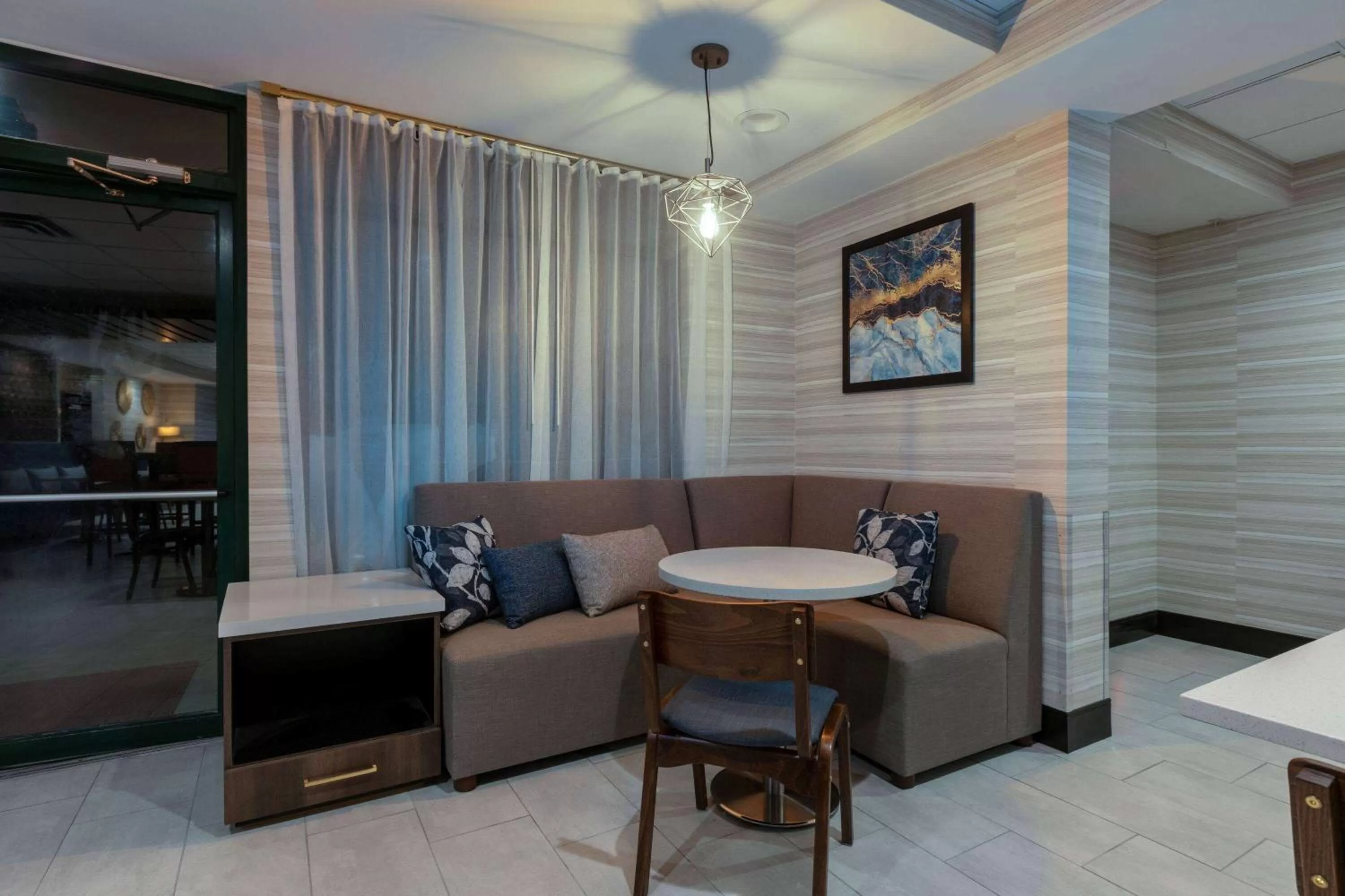 Restaurant/places to eat in Wingate by Wyndham - DFW North