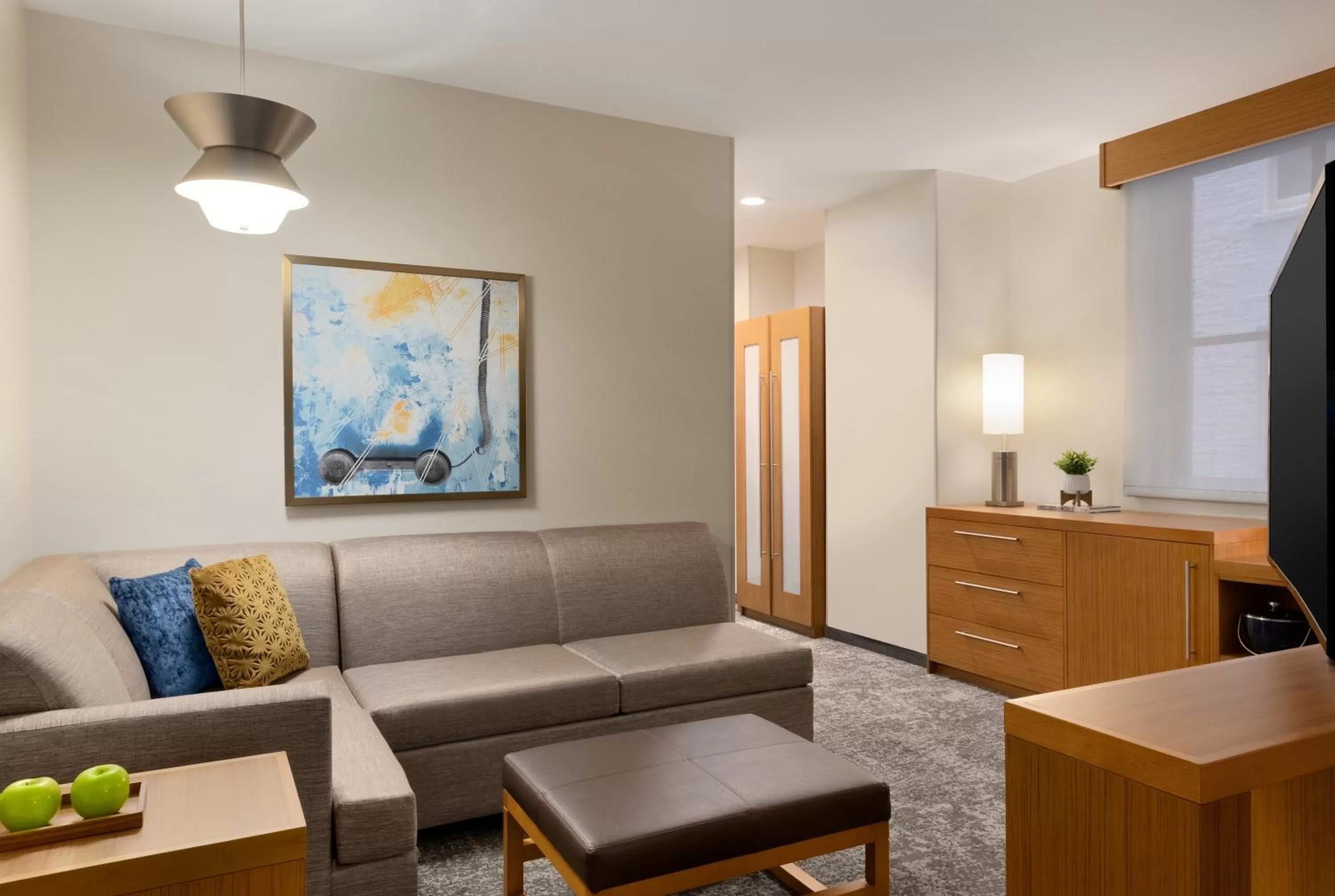 Living room in Hyatt Place Houston Downtown