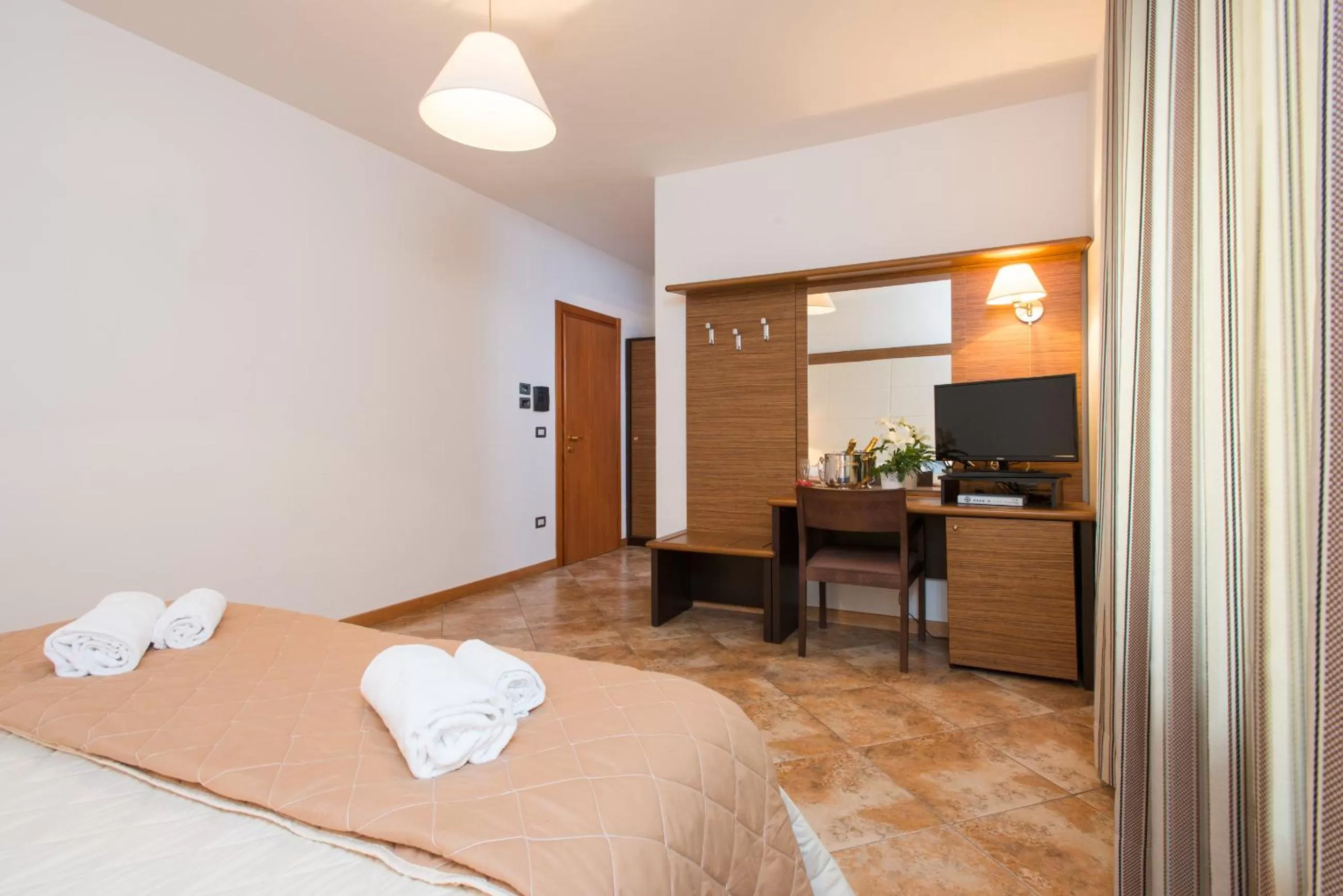 Photo of the whole room, Bed in Royal Hotel