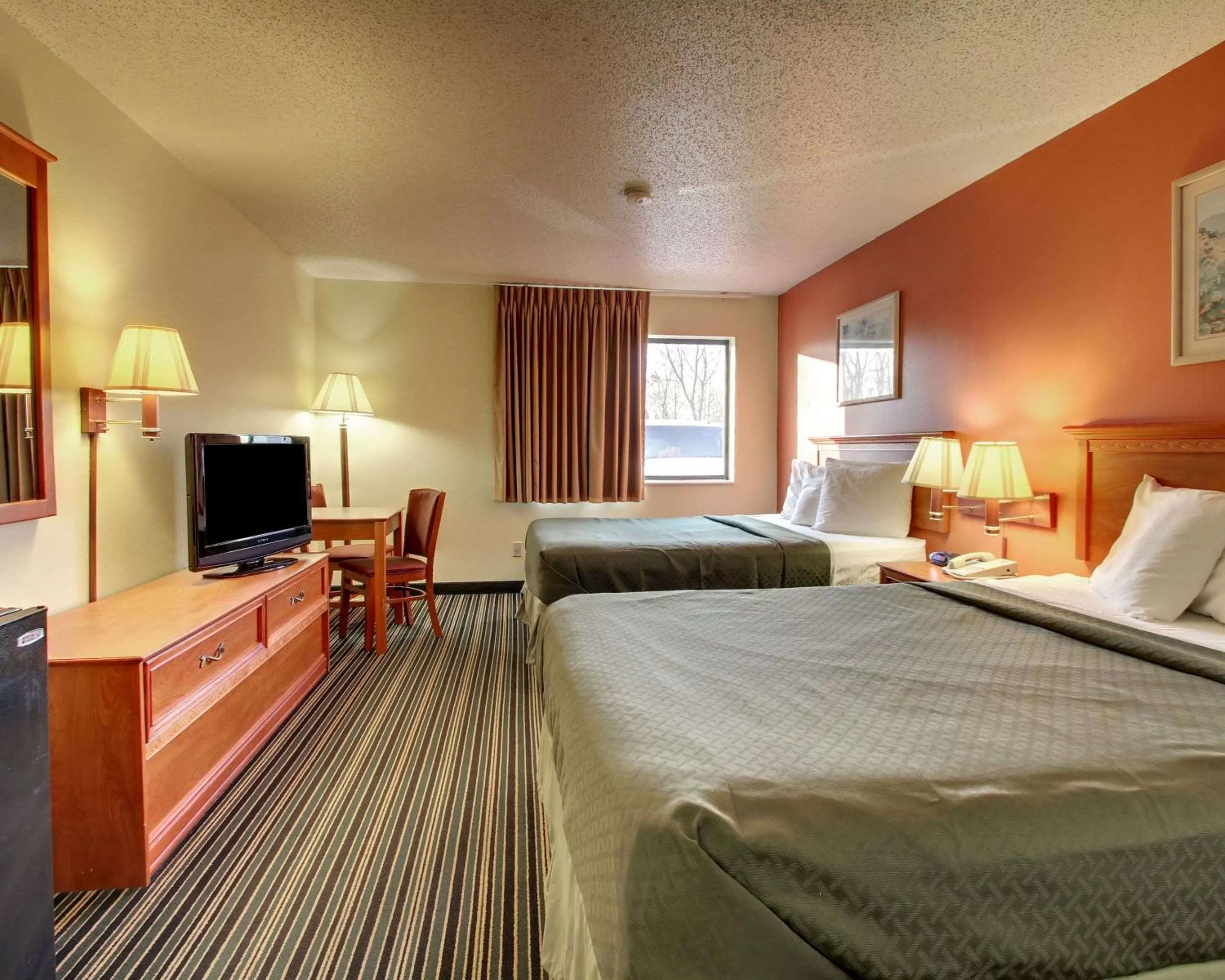 Queen Room with Two Queen Beds - Non-Smoking in Quality Inn Indianola