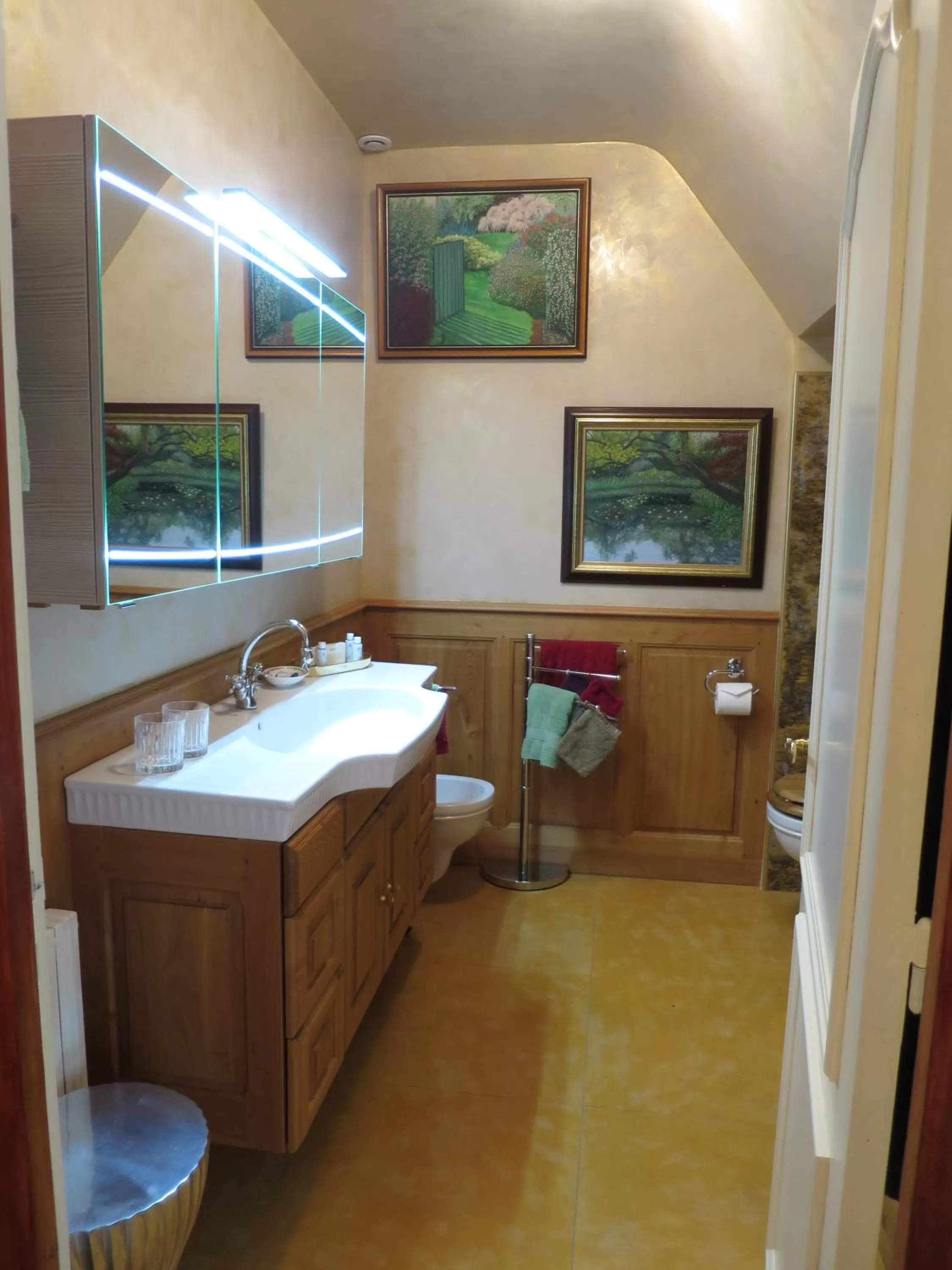 Toilet, Bathroom in KerBlondel