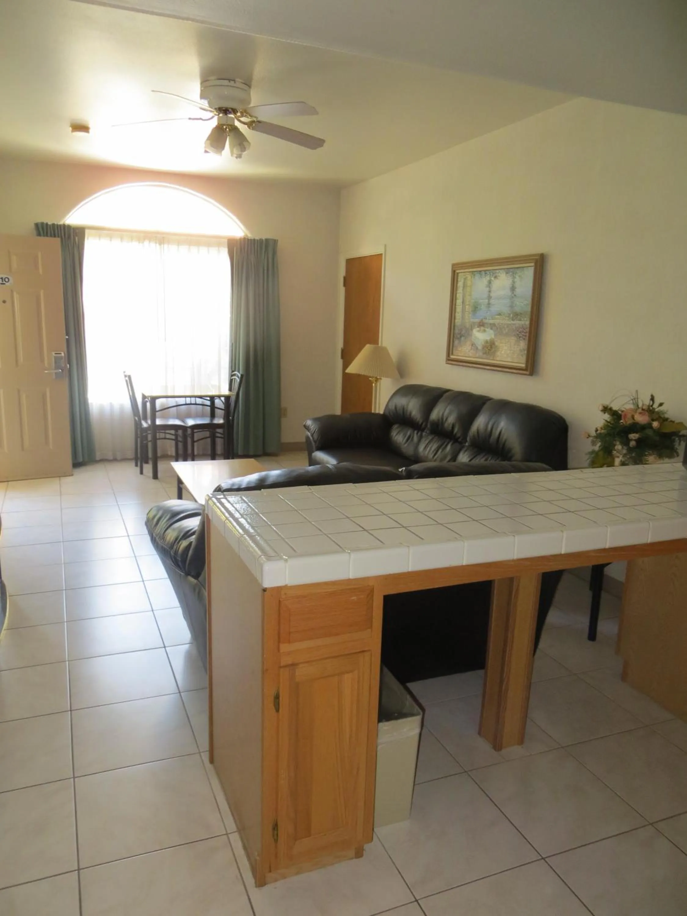 Queen Suite with Two Queen Beds in Garden Inn and Suites Fresno